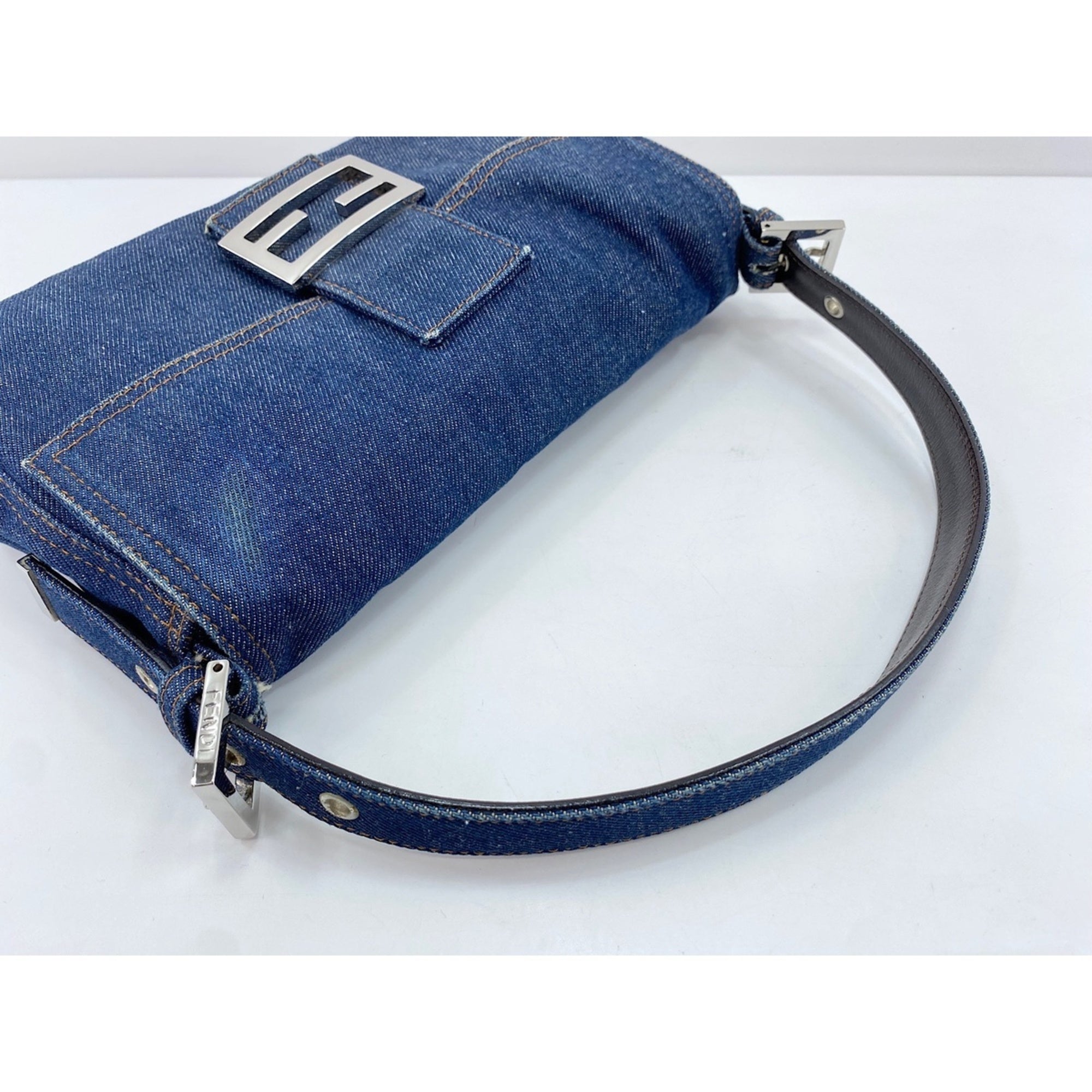 Fendi Navy Shoulder Bag (Pre-Owned)