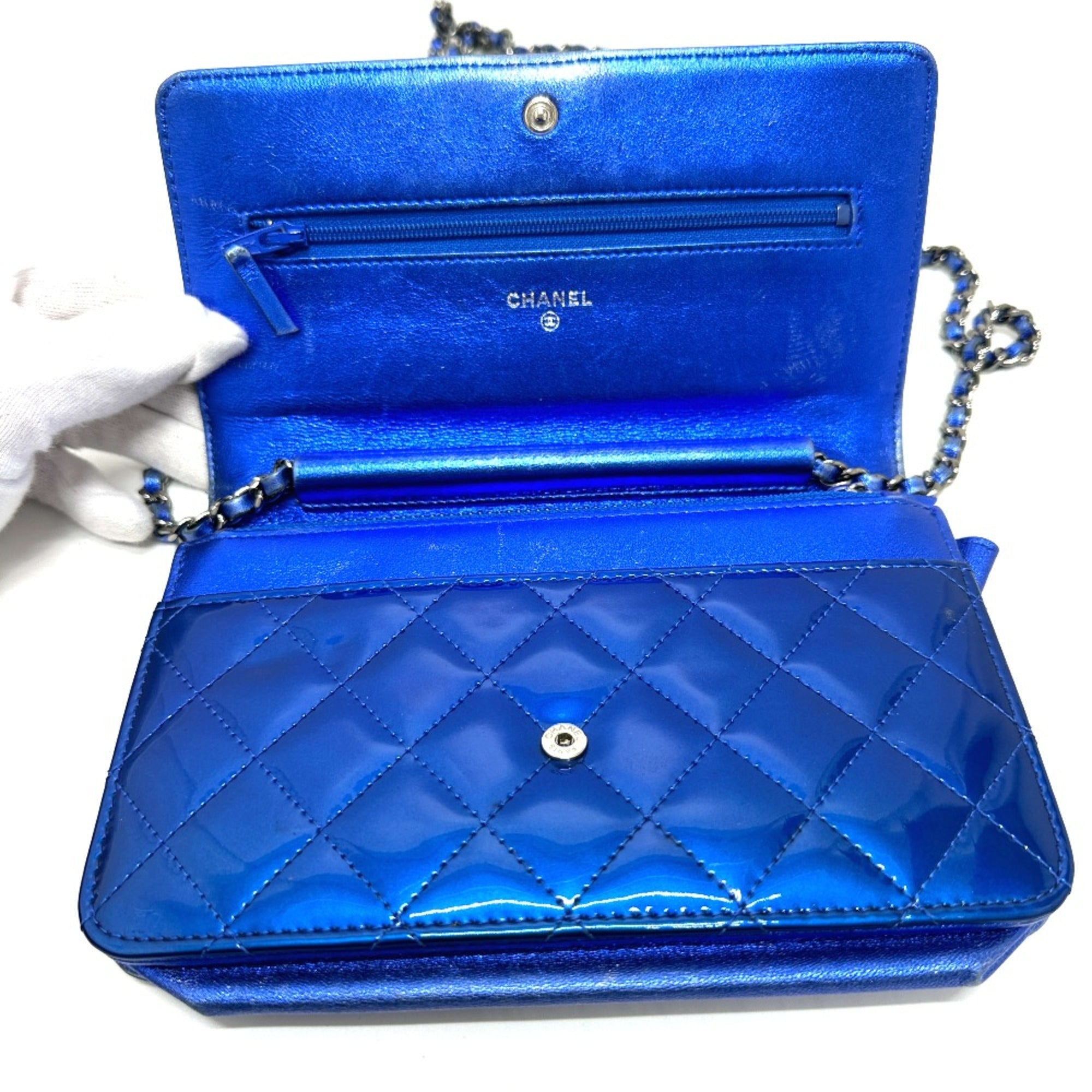 Chanel Blue Leather Shoulder Bag (Pre-Owned)
