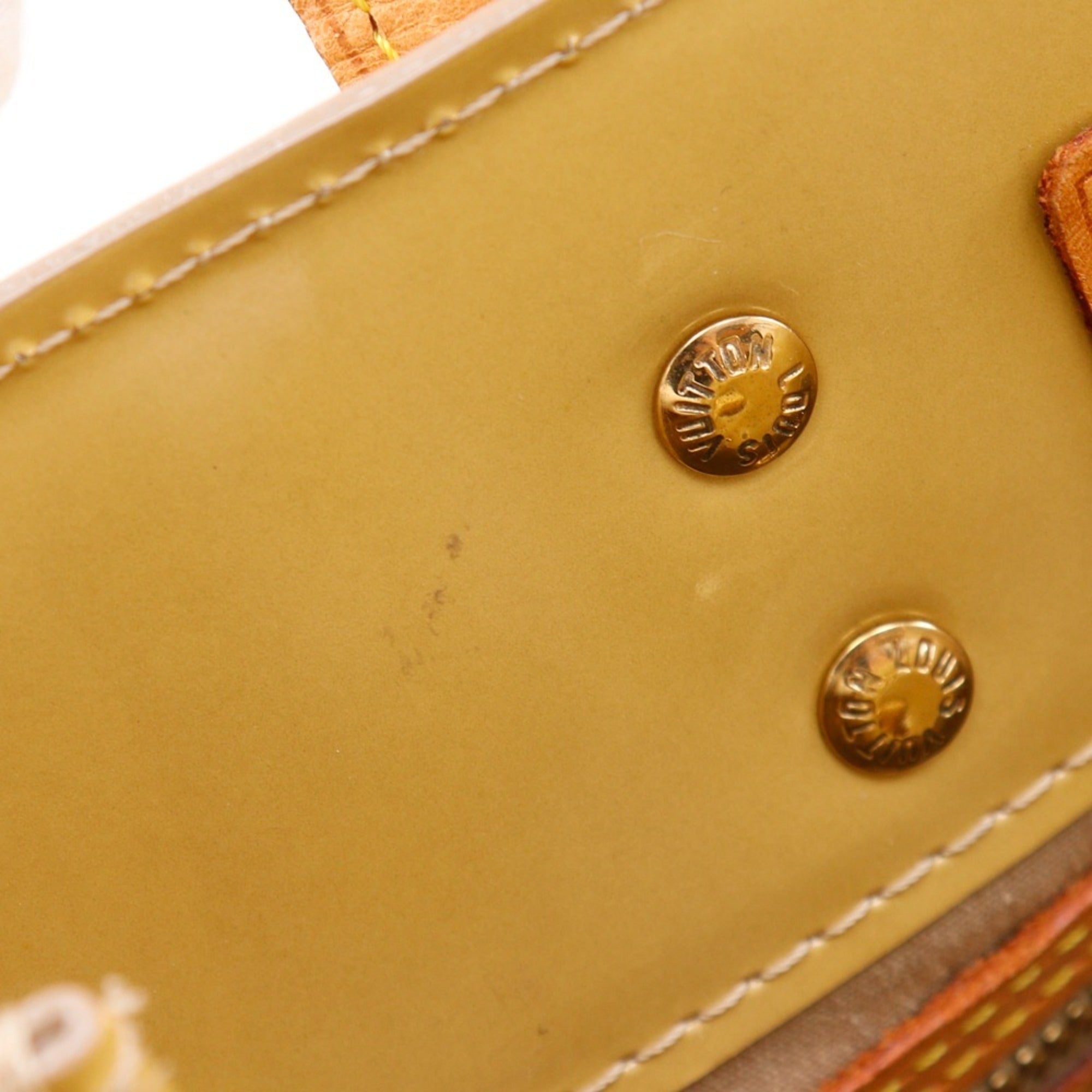 Louis Vuitton Beige Monogram Vernis Handbag (Pre-Owned)
