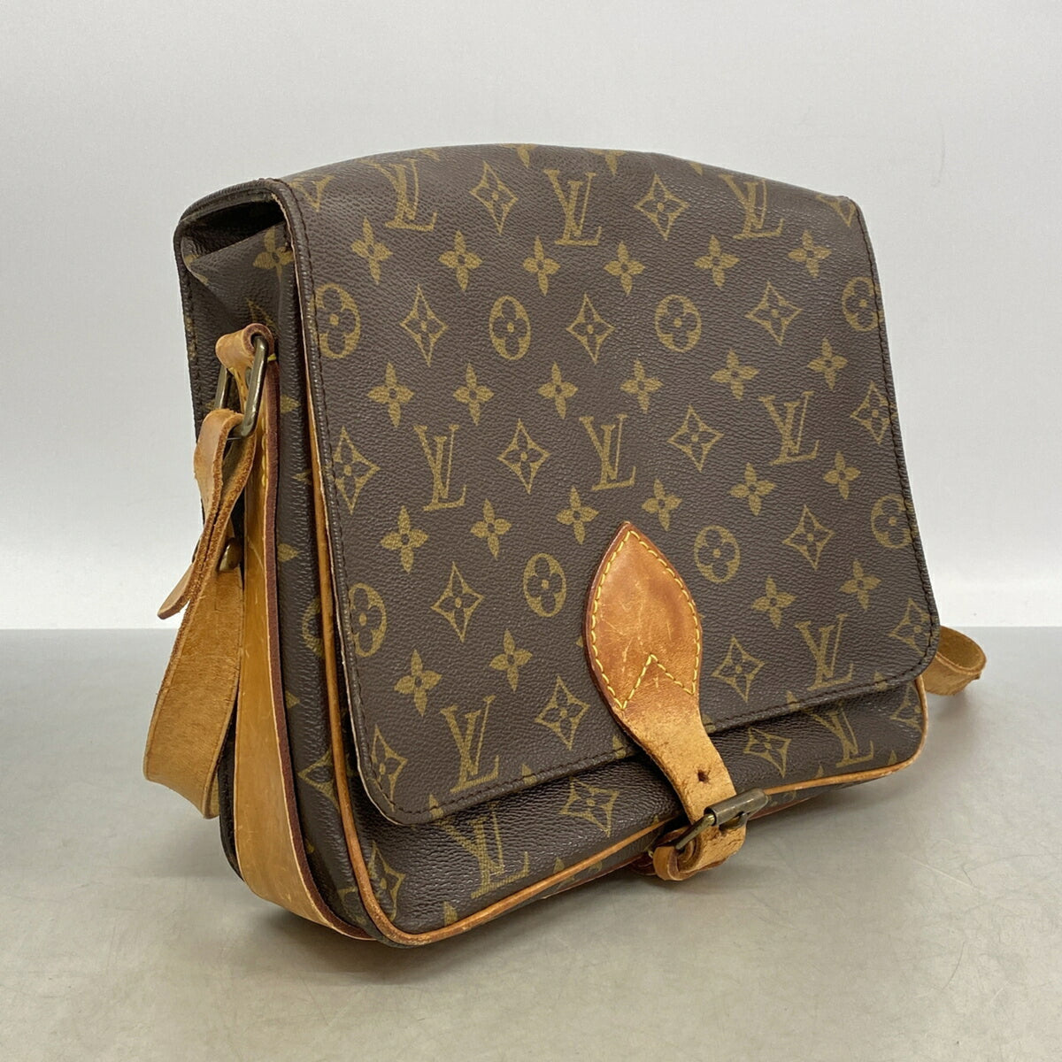 Louis Vuitton Brown Shoulder Bag (Pre-Owned)