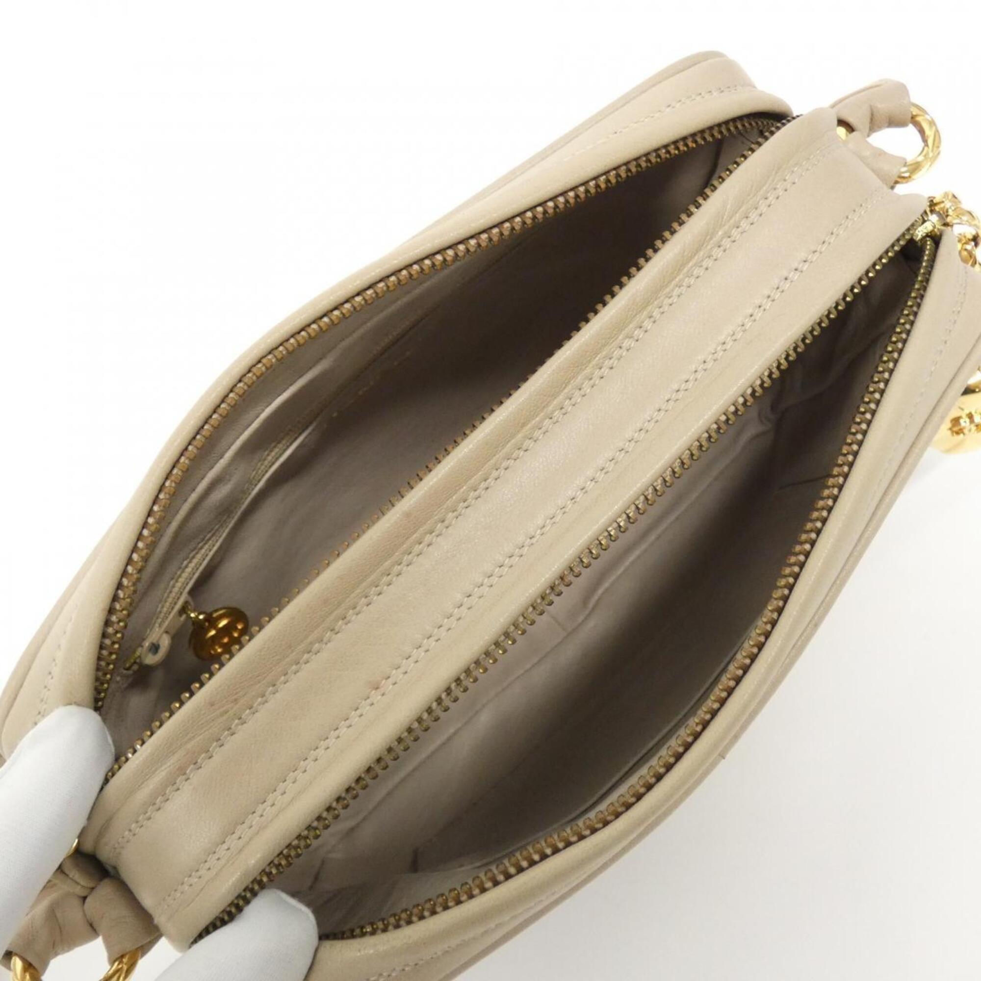 Chanel Beige Leather Handbag (Pre-Owned)