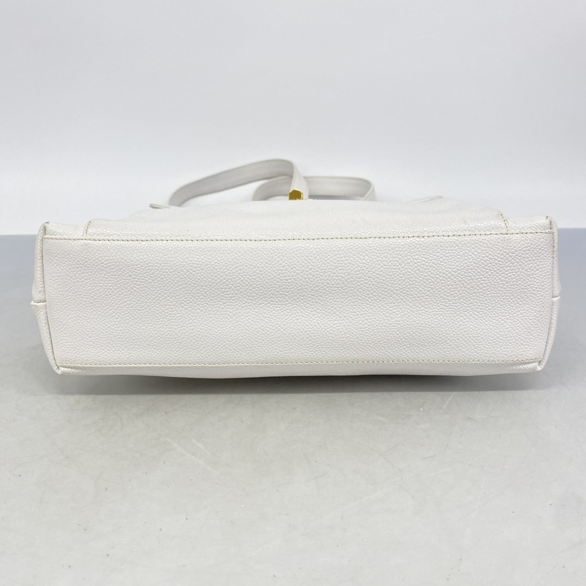 Chanel White Grained Calfskin Tote Bag (Pre-Owned)