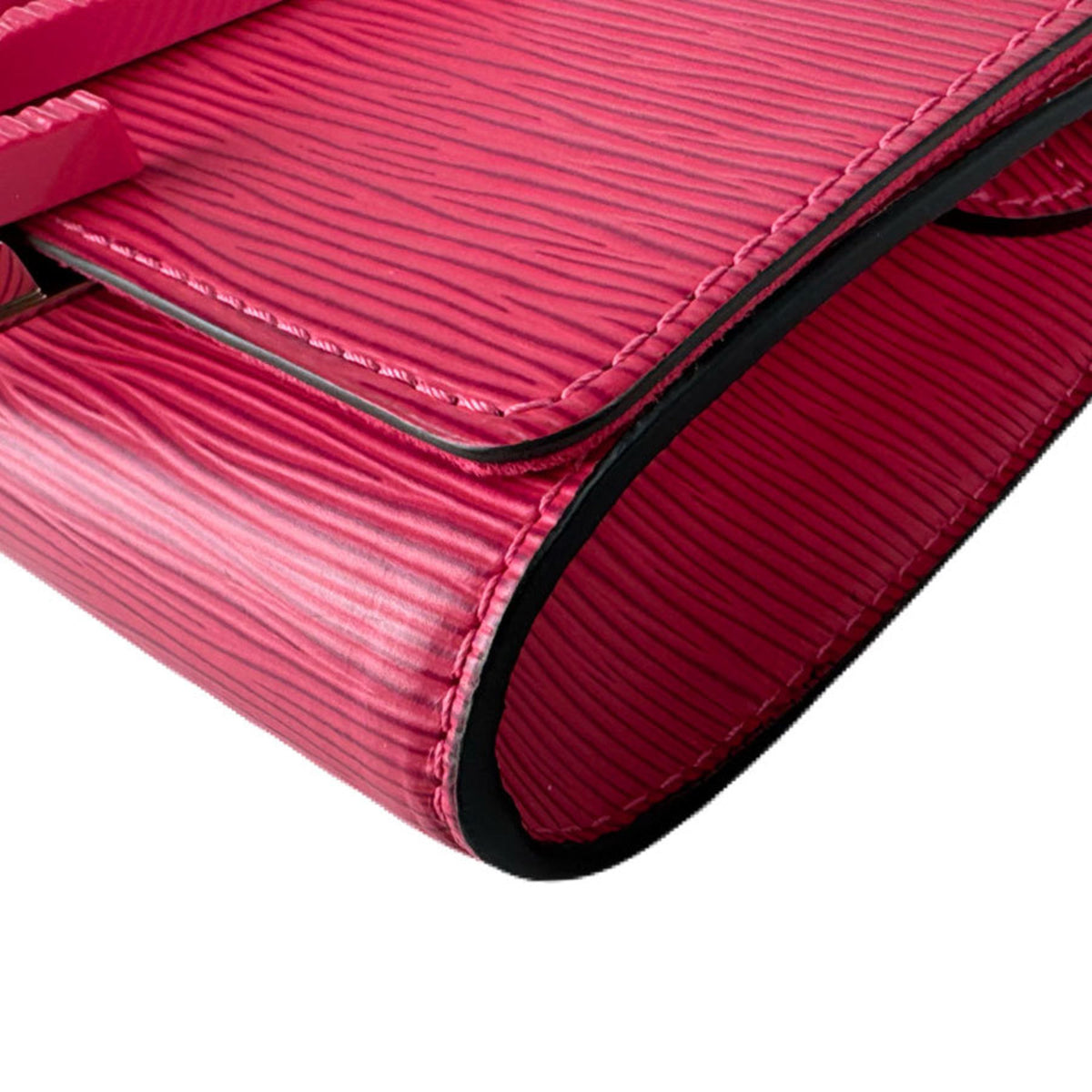 Louis Vuitton Pink Epi Leather Pochette Shoulder Bag (Pre-Owned)