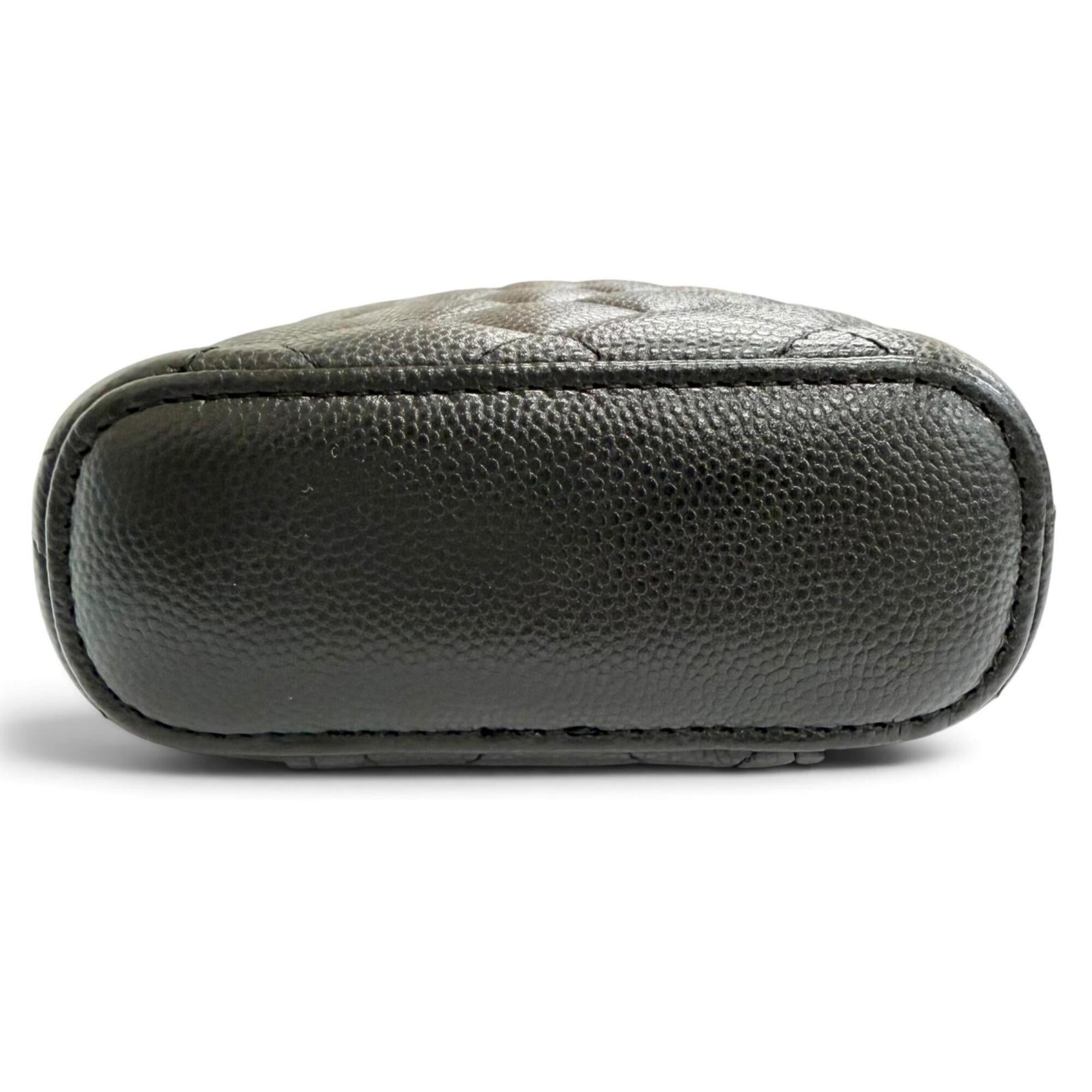 Chanel Black Grained Calfskin Shoulder Bag (Pre-Owned)