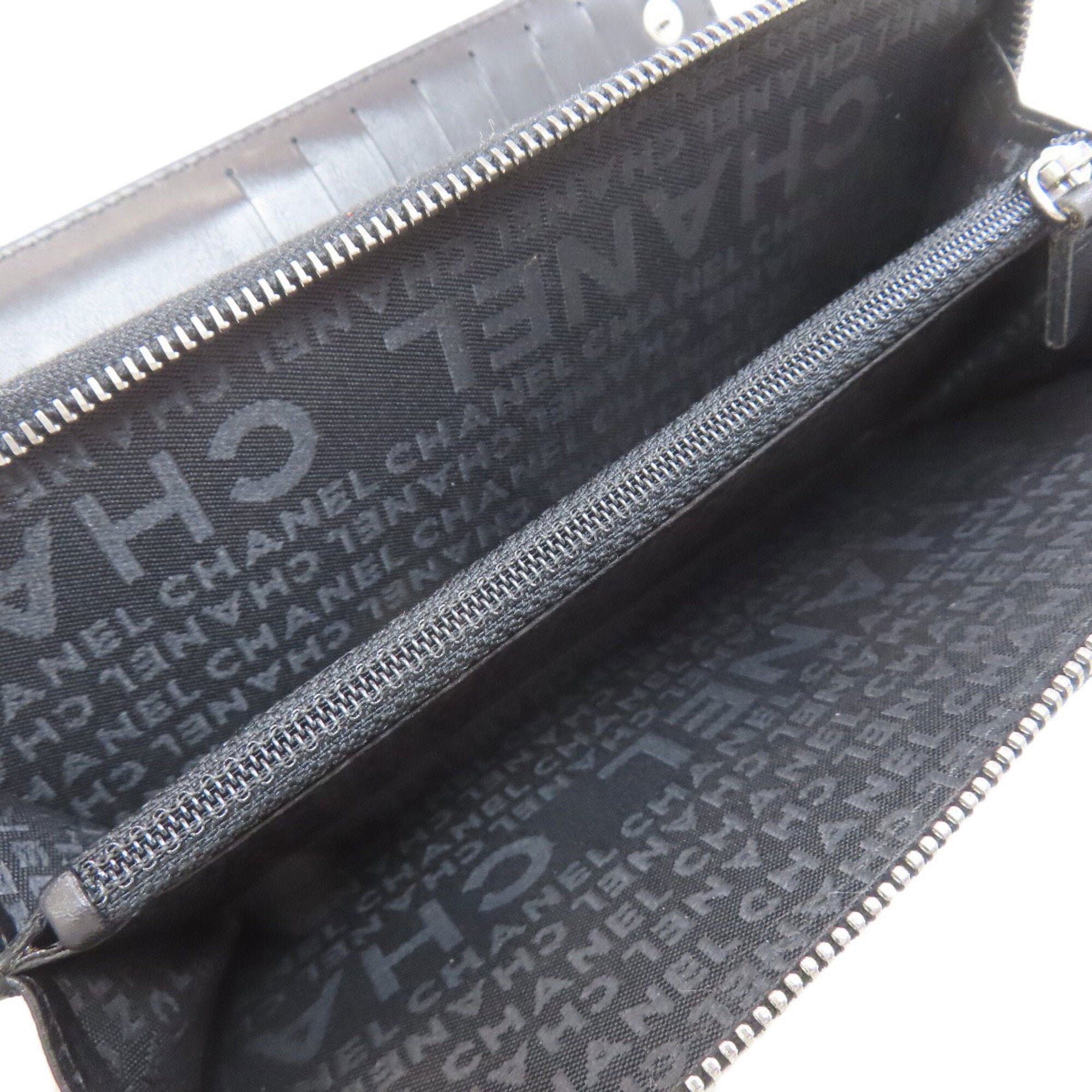 Chanel Black Leather Long Wallet (Bi-Fold) (Pre-Owned)