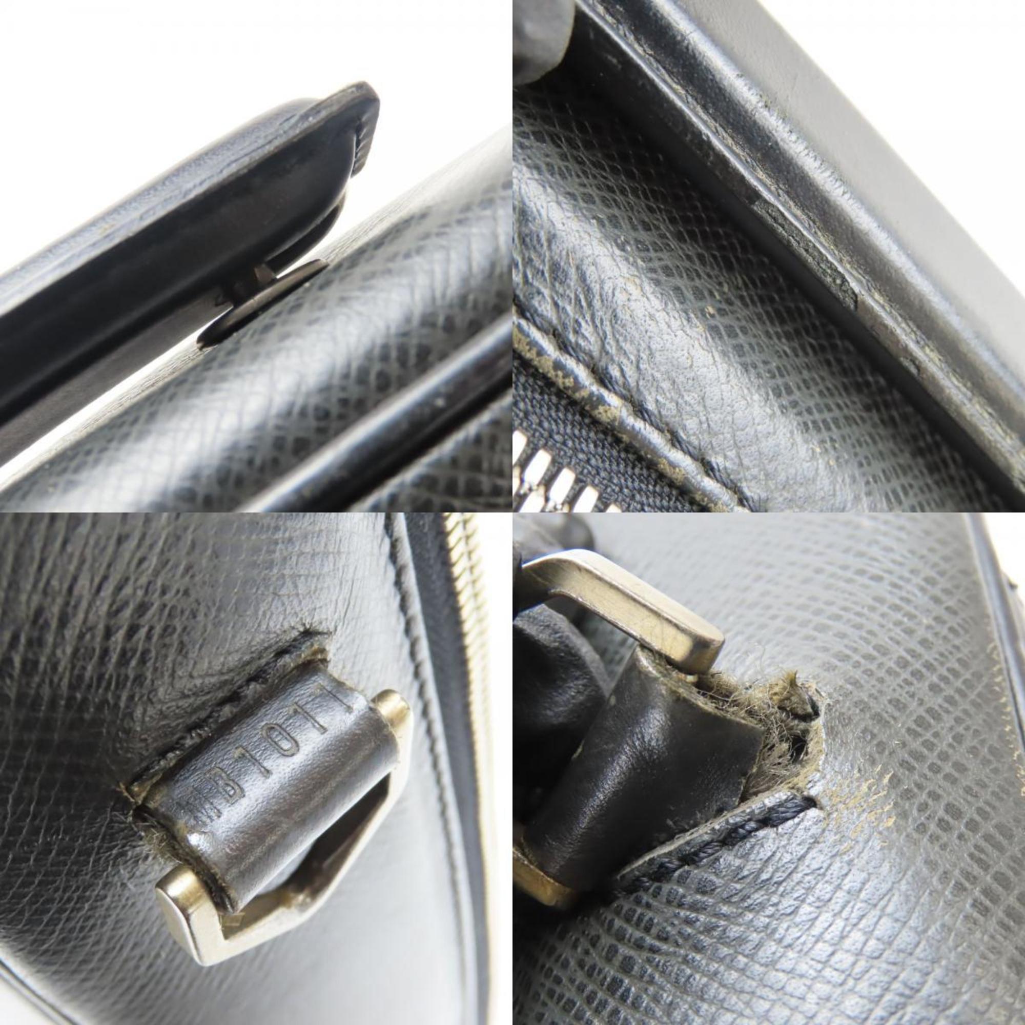 Louis Vuitton Ardoise Taiga Leather Shoulder Bag (Pre-Owned)