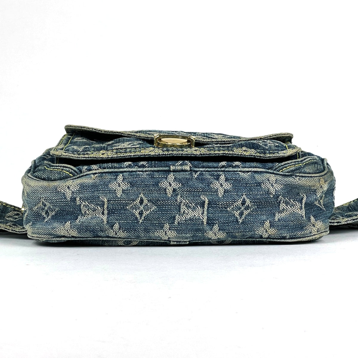 Louis Vuitton Blue Monogram Denim Sling Bag (Pre-Owned)