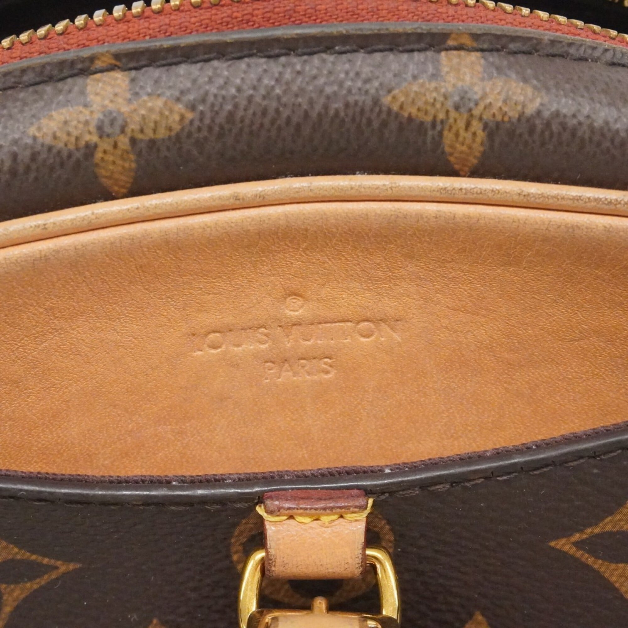 Louis Vuitton Brown Shoulder Bag (Pre-Owned)