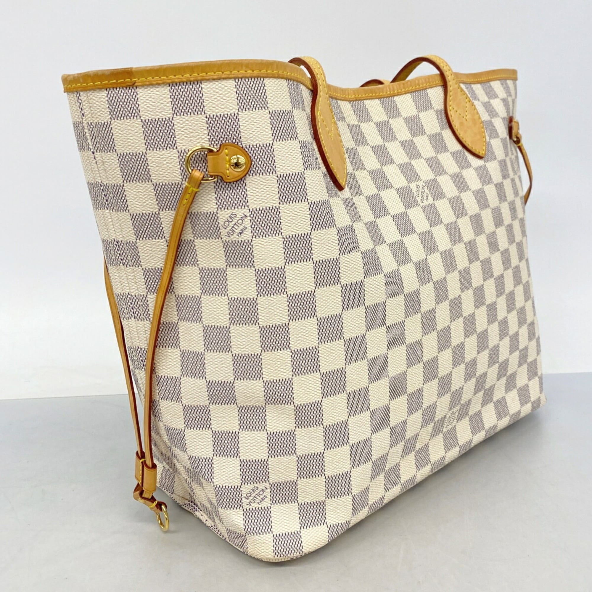 Louis Vuitton White Tote Bag (Pre-Owned)