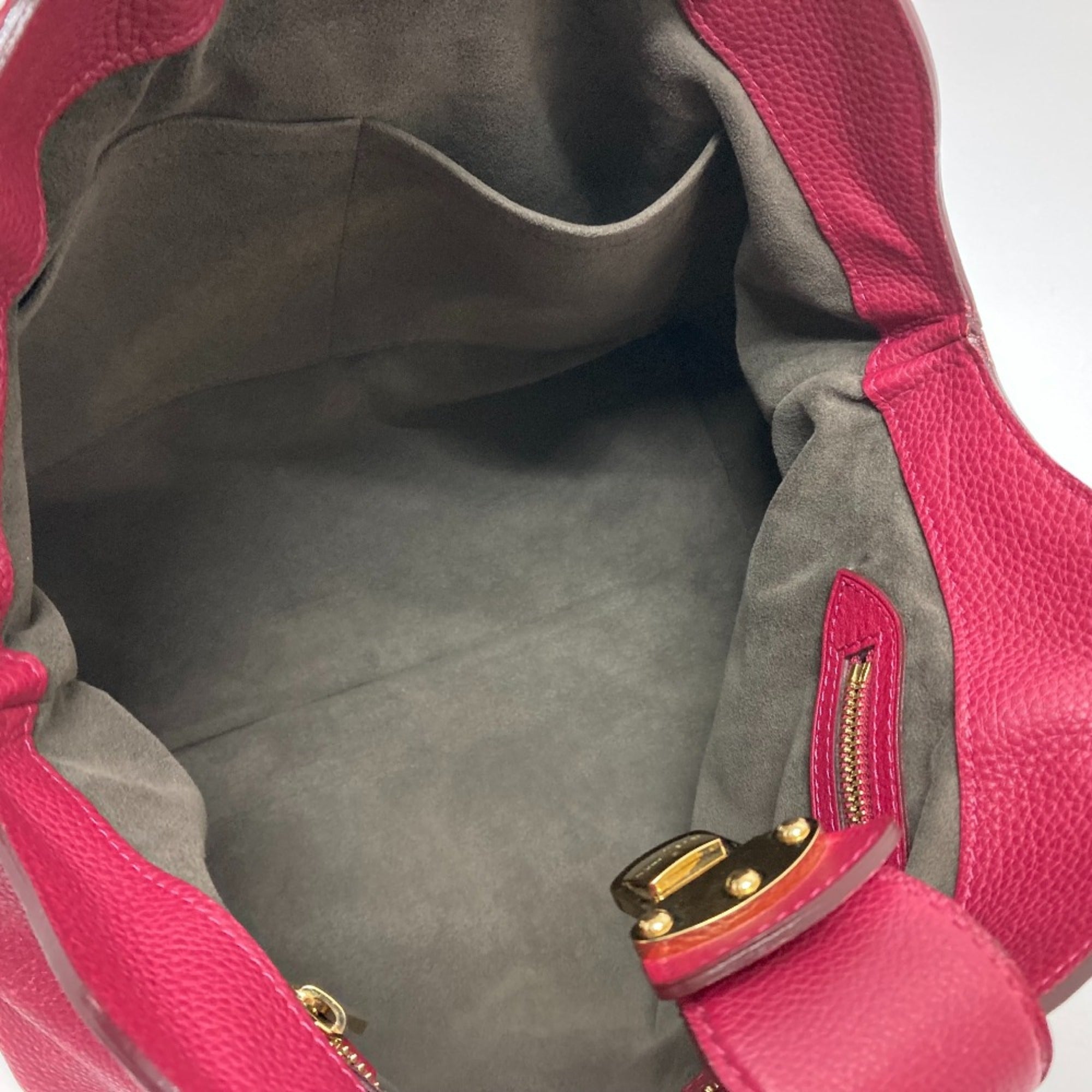 Louis Vuitton Red Other Handbag (Pre-Owned)