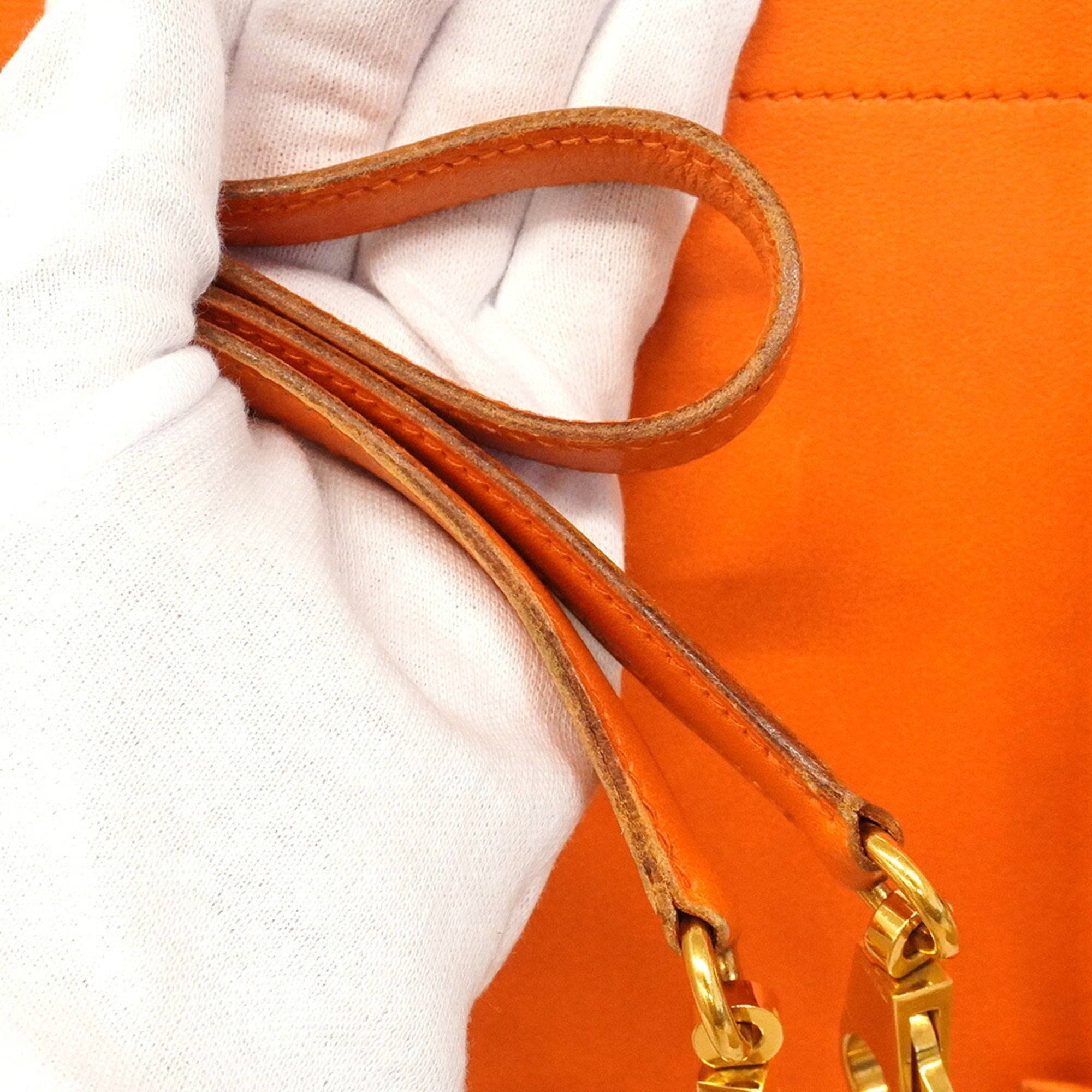 Hermes Orange Gulliver Leather Handbag (Pre-Owned)