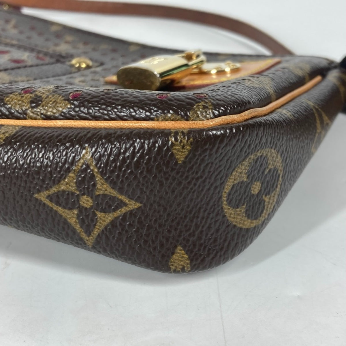 Louis Vuitton Fuchsia Pink Monogram Pochette Pouch Shoulder Bag (Pre-Owned)