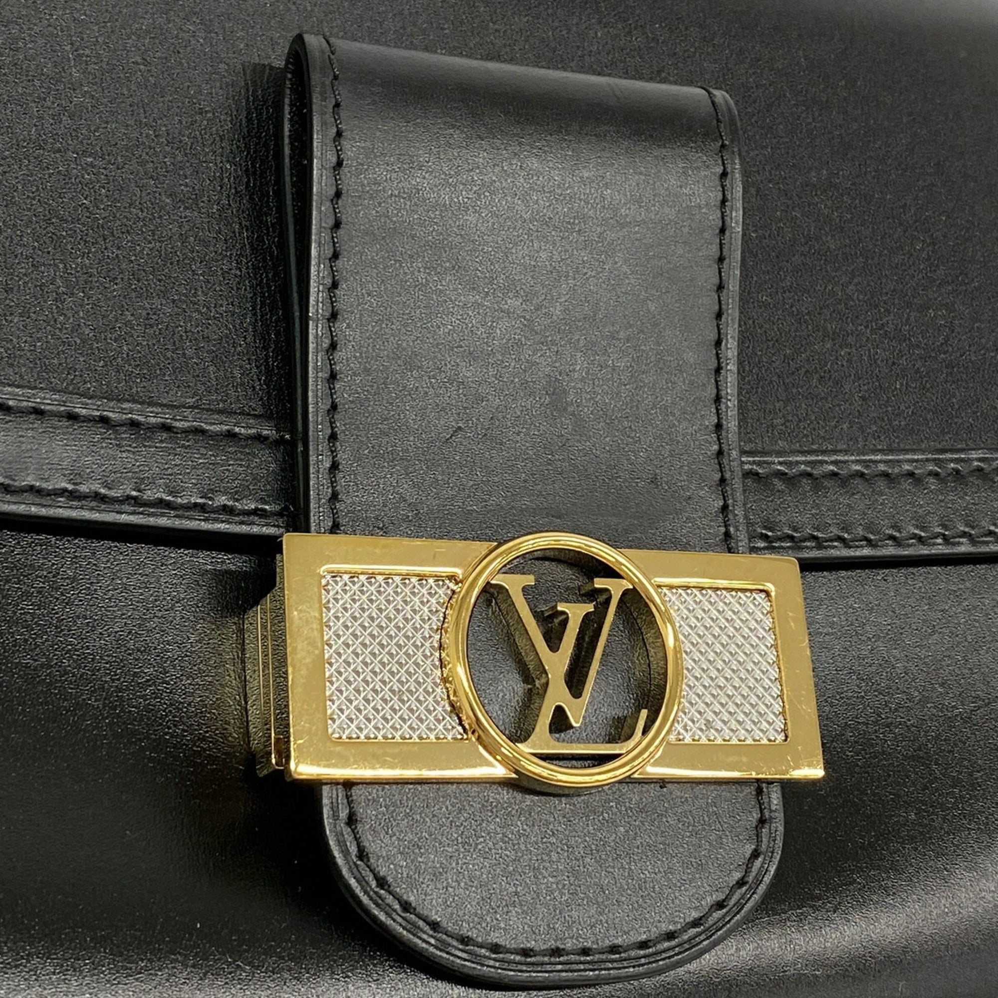 Louis Vuitton Noir Handbag (Pre-Owned)