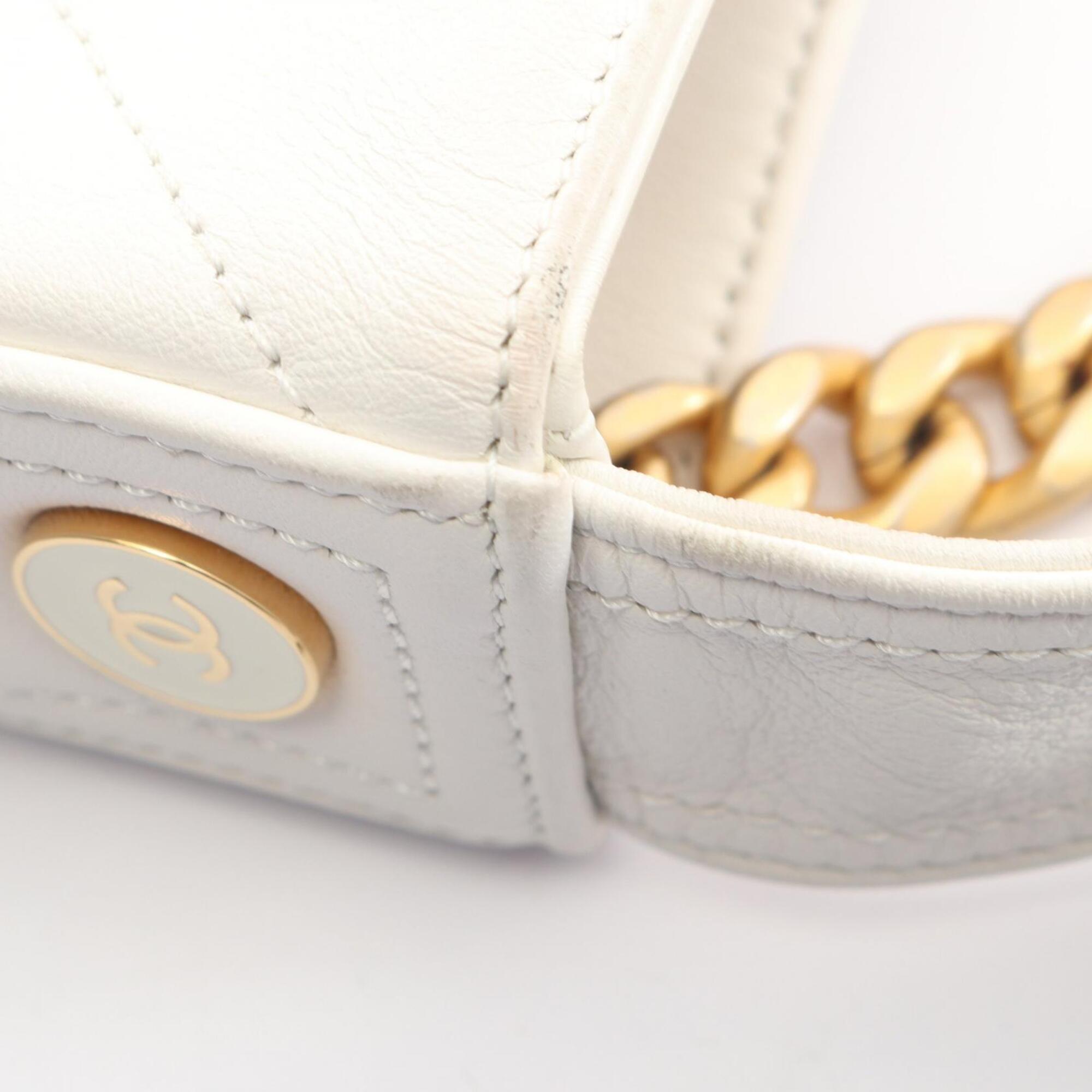 Chanel White Leather Handbag Shoulder Bag (Pre-Owned)