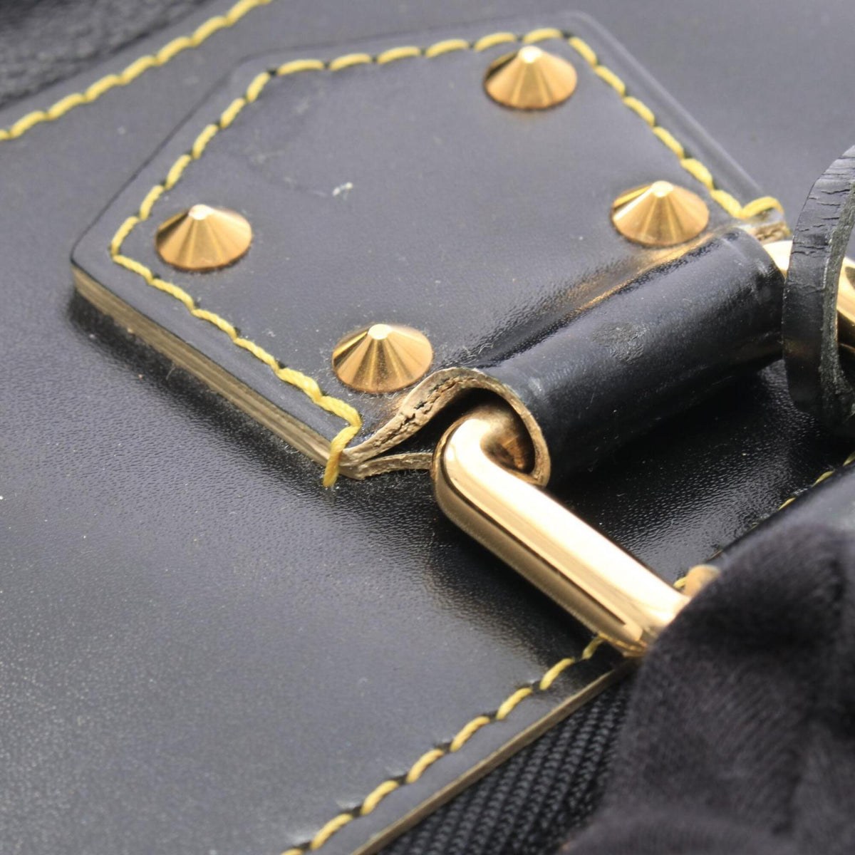 Louis Vuitton Black Leather Handbag (Pre-Owned)