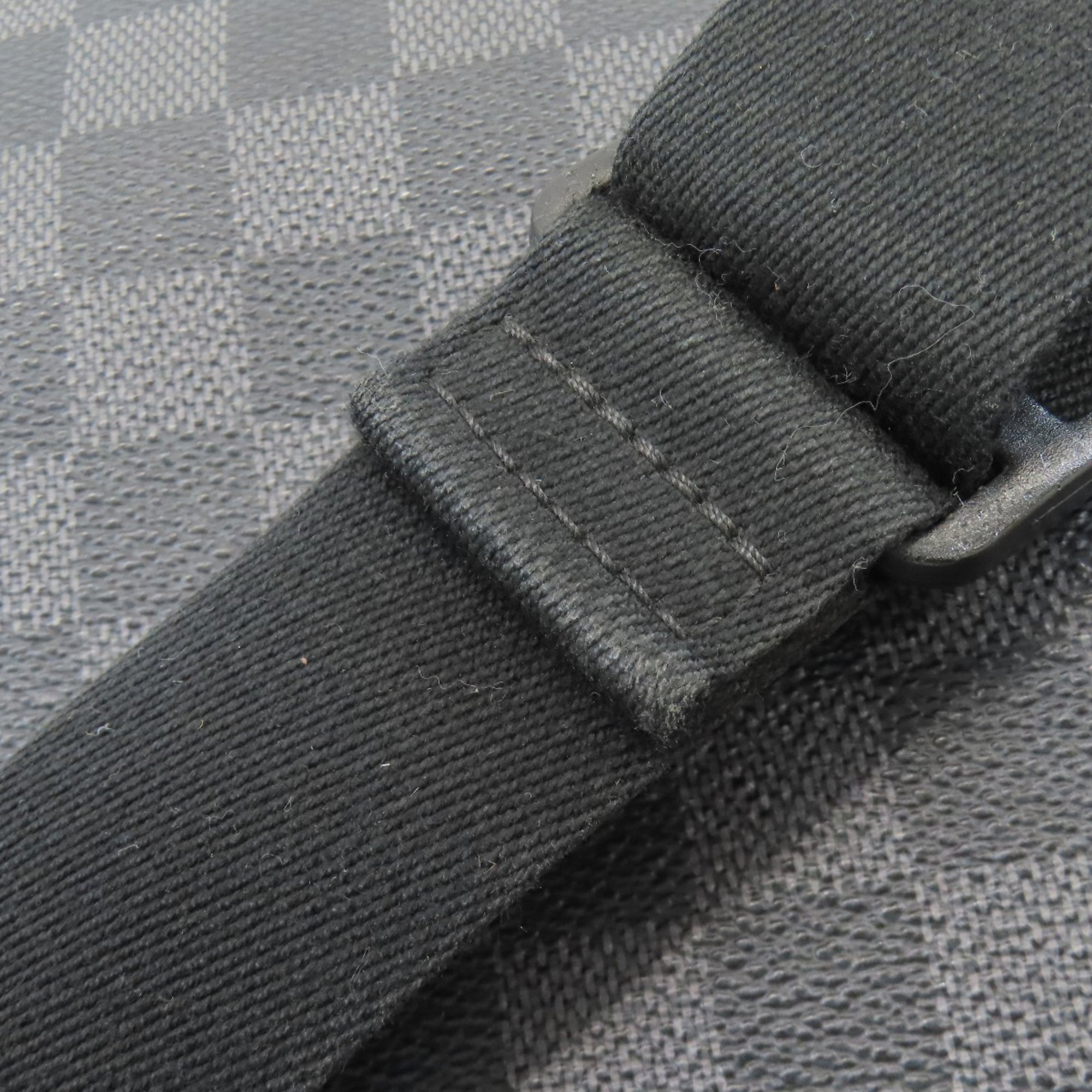 Louis Vuitton Damier Graphite Dark Gray Damier Canvas Shoulder Bag (Pre-Owned)