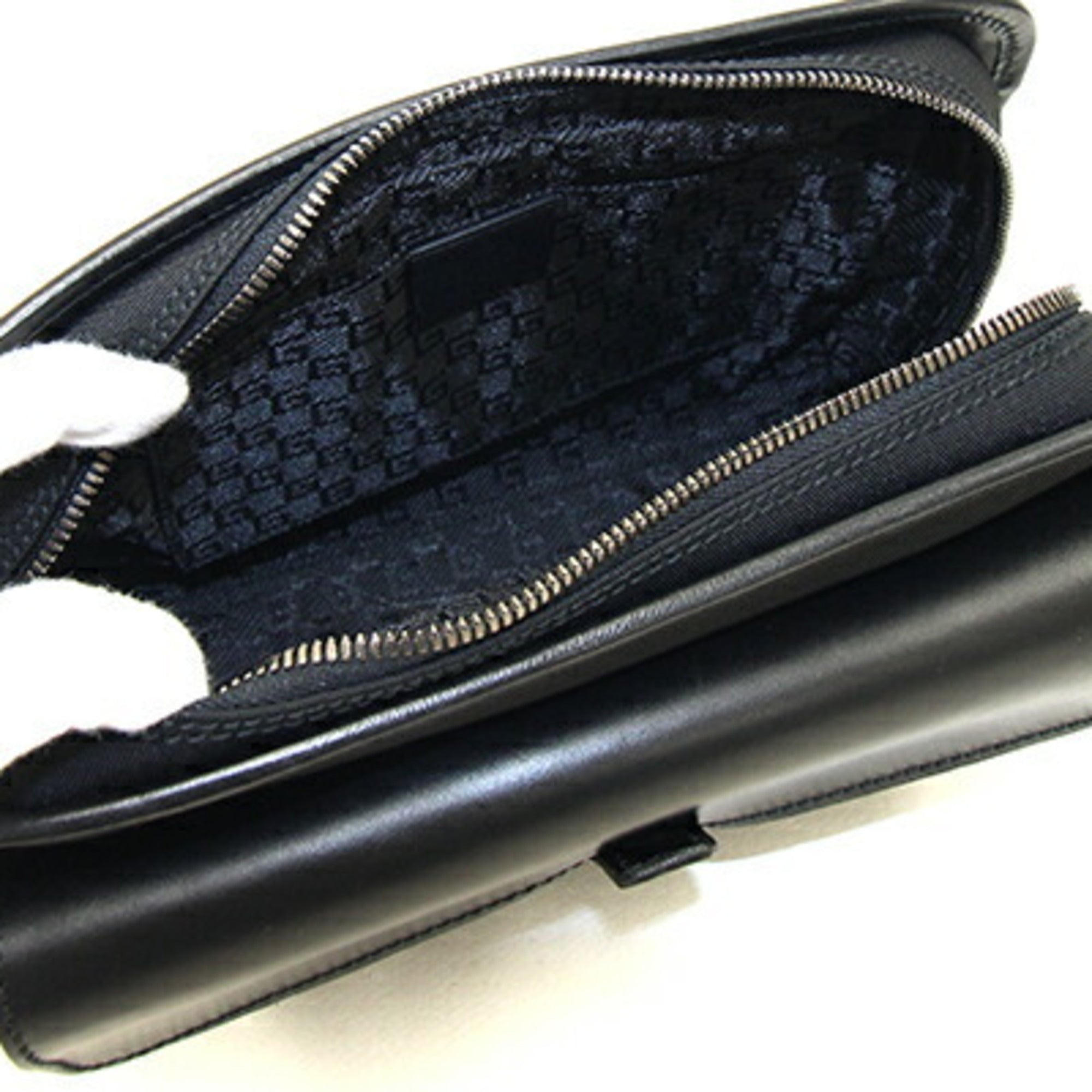 Gucci Black Nylon Canvas Leather Clutch Bag (Pre-Owned)