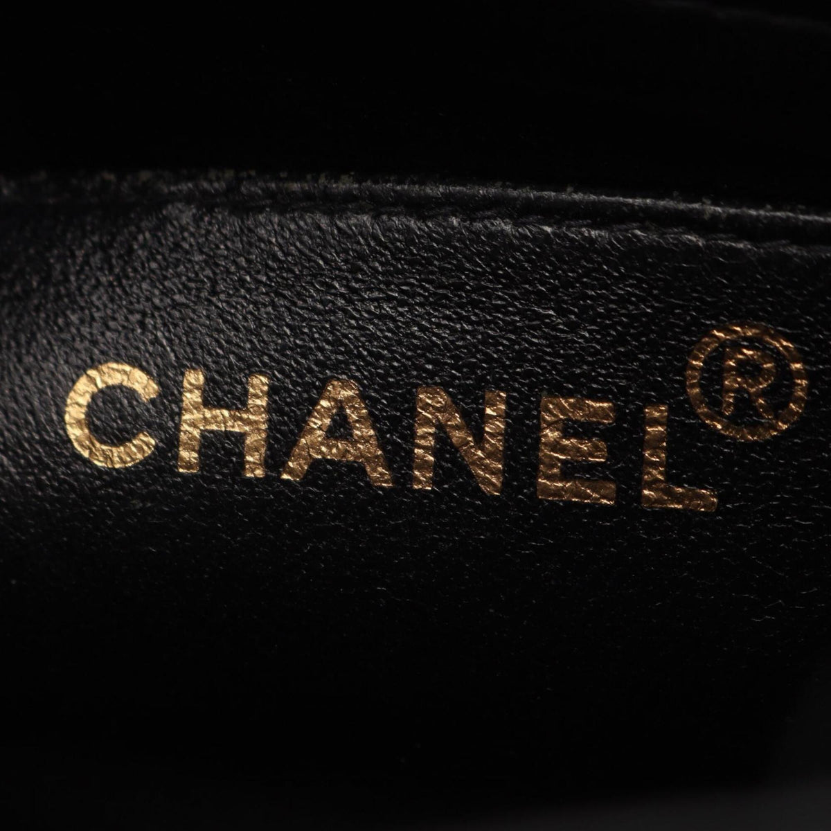 Chanel Black Grained Calfskin Handbag Shoulder Bag (Pre-Owned)