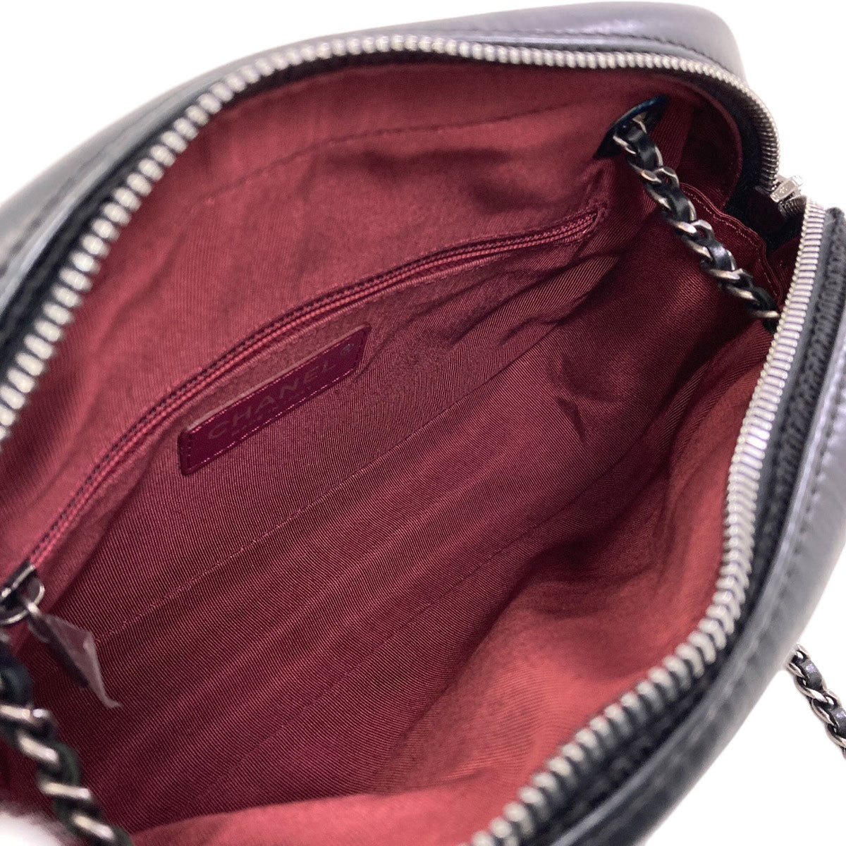 Chanel Black Leather Shoulder Bag (Pre-Owned)