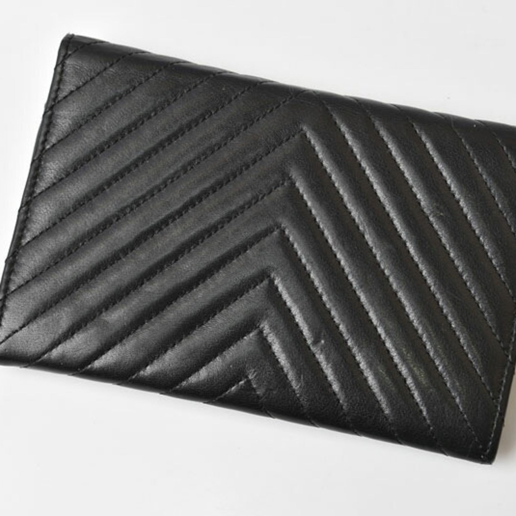 Chanel Black Leather Wallet (Bi-Fold) (Pre-Owned)