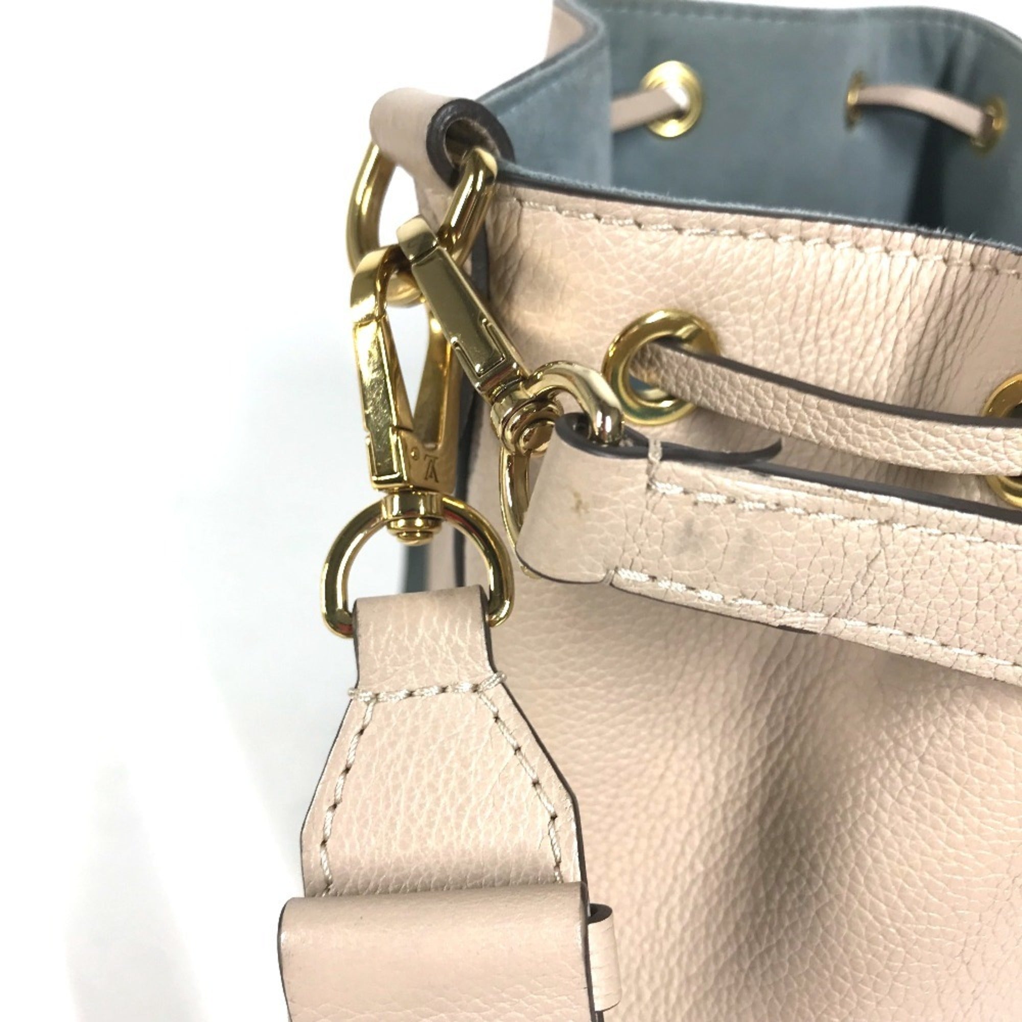 Louis Vuitton Beige Sand Leather Handbag Shoulder Bag (Pre-Owned)