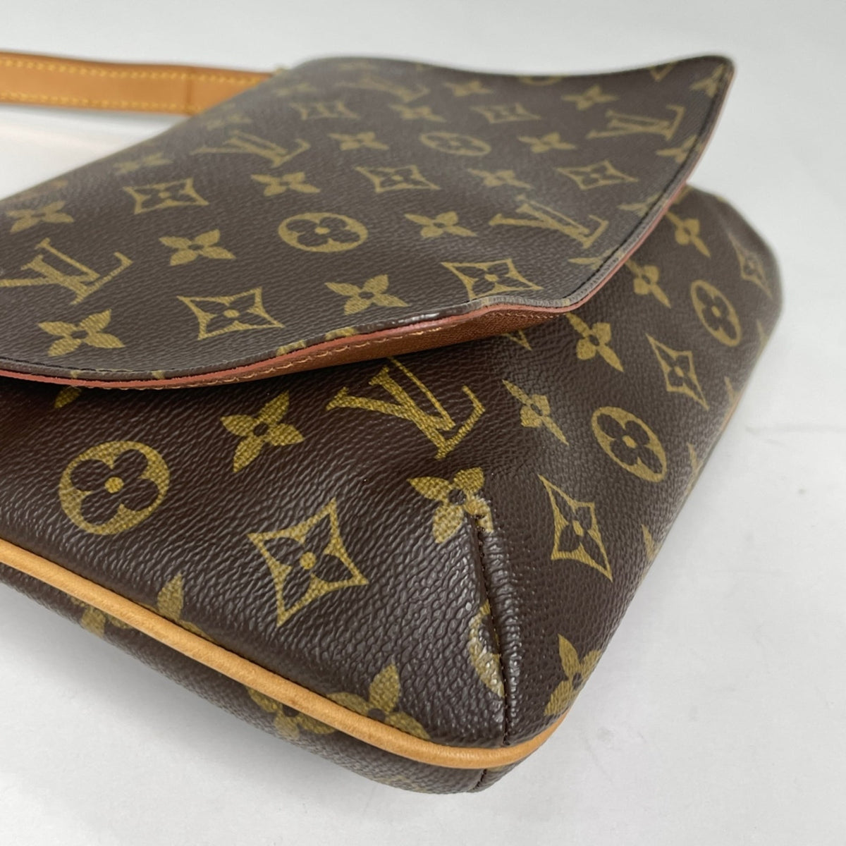 Louis Vuitton Monogram Brown Monogram Shoulder Bag (Pre-Owned)