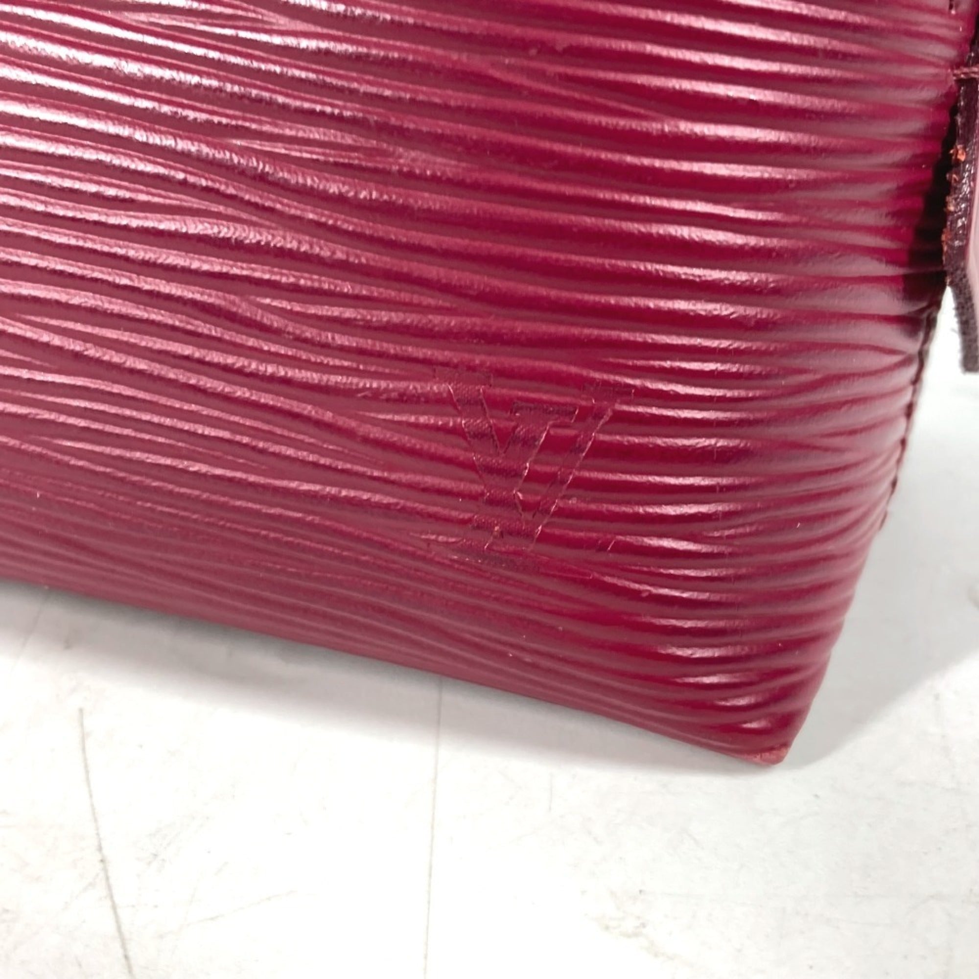 Louis Vuitton Fuchsia Pink Pink Epi Leather Pochette Pouch (Pre-Owned)