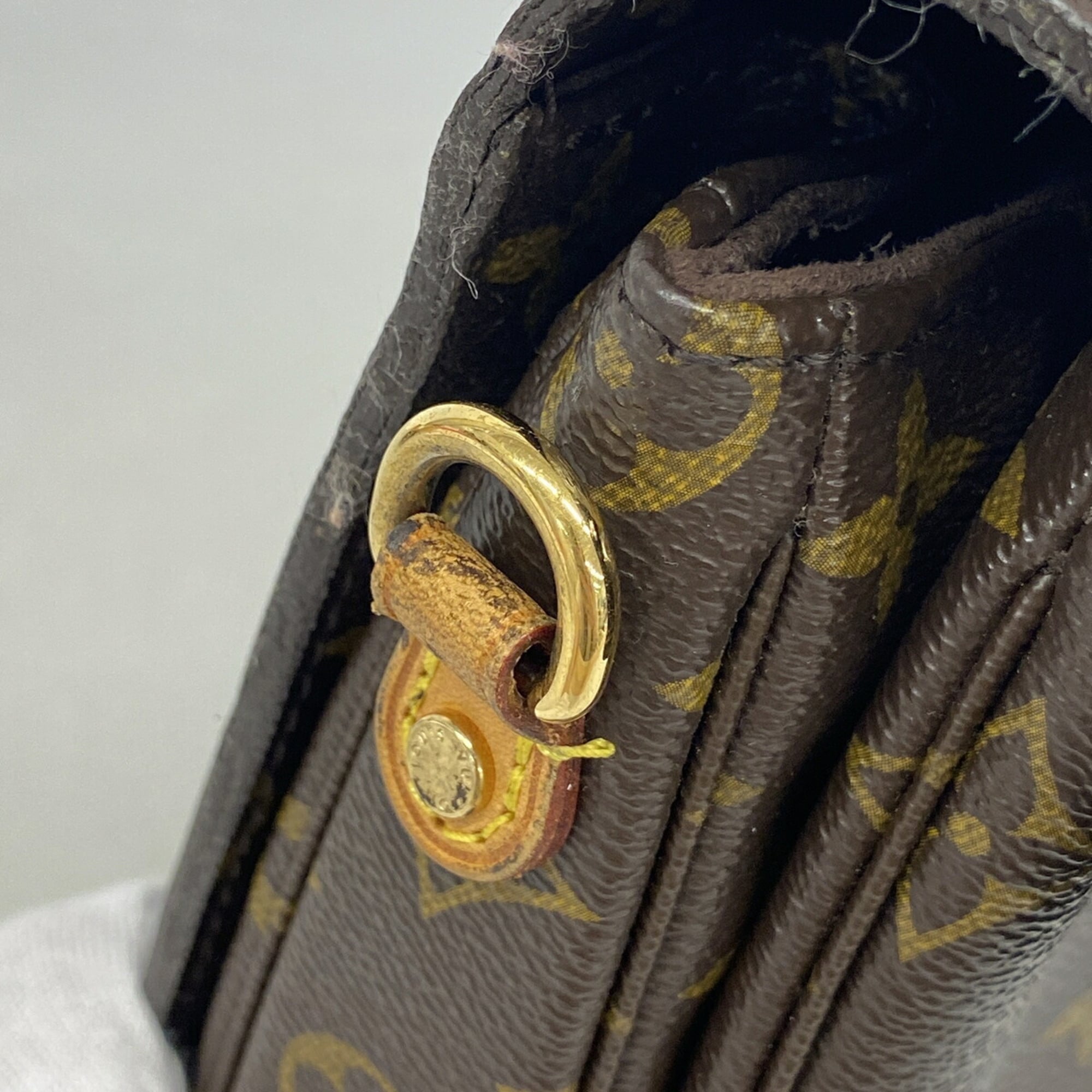 Louis Vuitton Brown Handbag (Pre-Owned)