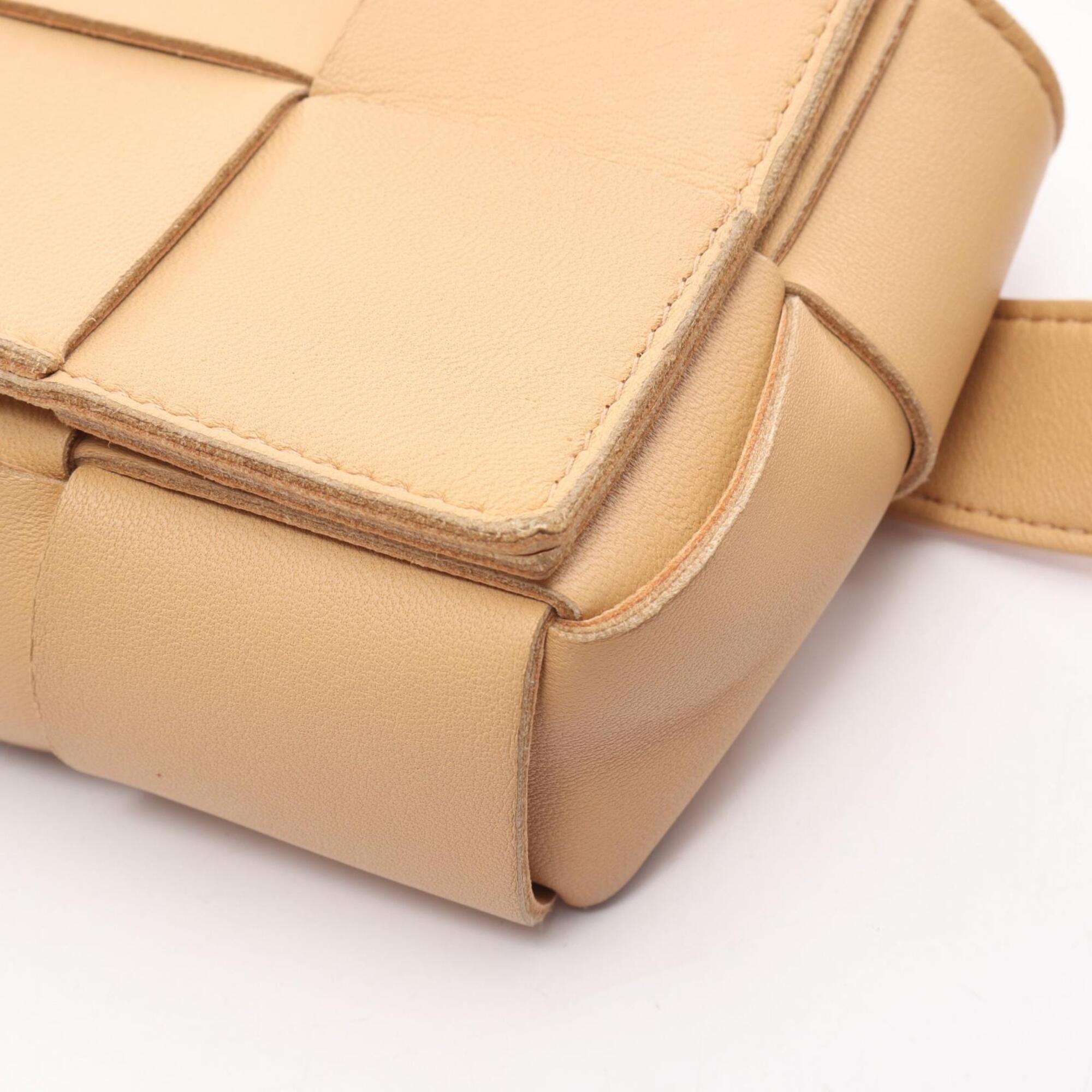 Bottega Veneta Beige Leather Fanny Pack Handbag (Pre-Owned)