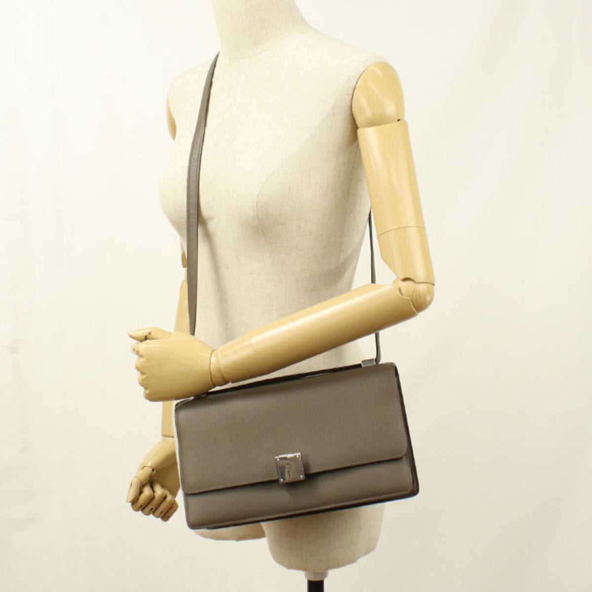 Celine Gray Leather Shoulder Bag (Pre-Owned)