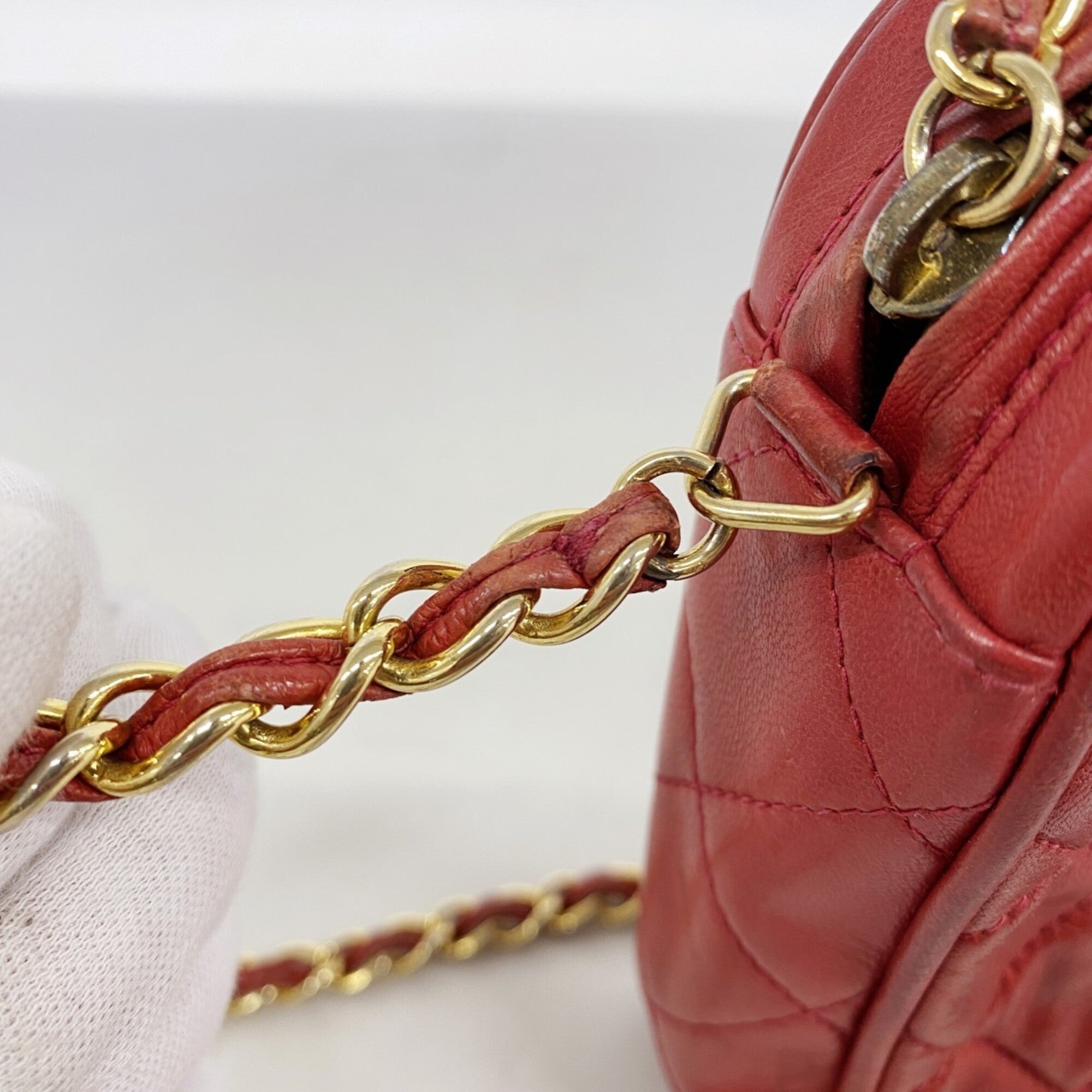 Chanel Red Color Leather Shoulder Bag (Pre-Owned)