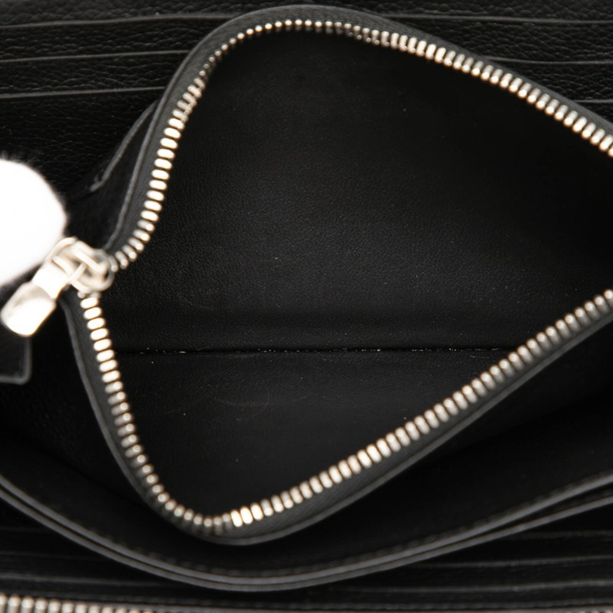Louis Vuitton Black Noir Leather Long Wallet (Bi-Fold) (Pre-Owned)