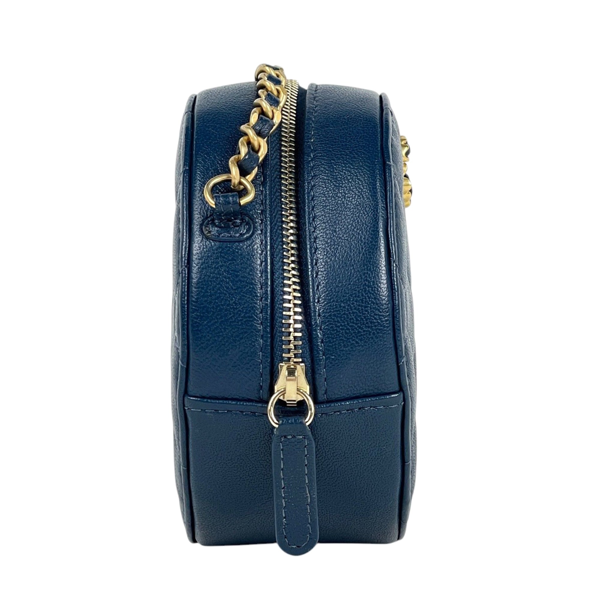 Chanel Blue Leather Shoulder Bag (Pre-Owned)