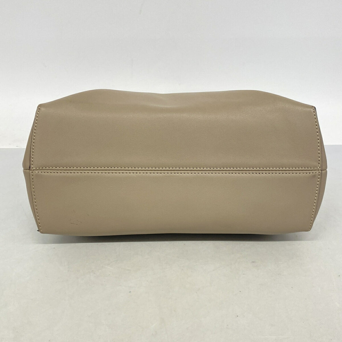 Fendi Beige Leather Handbag (Pre-Owned)
