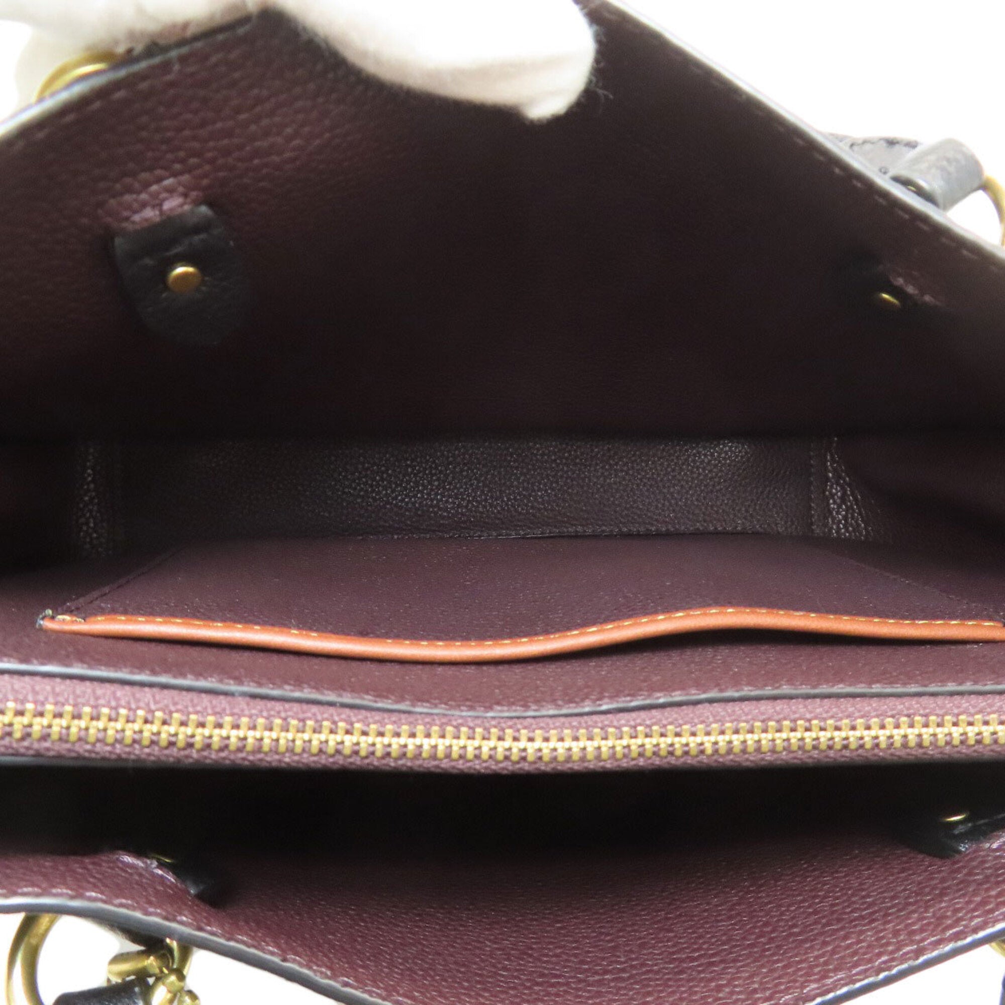 Coach Black Leather Handbag (Pre-Owned)
