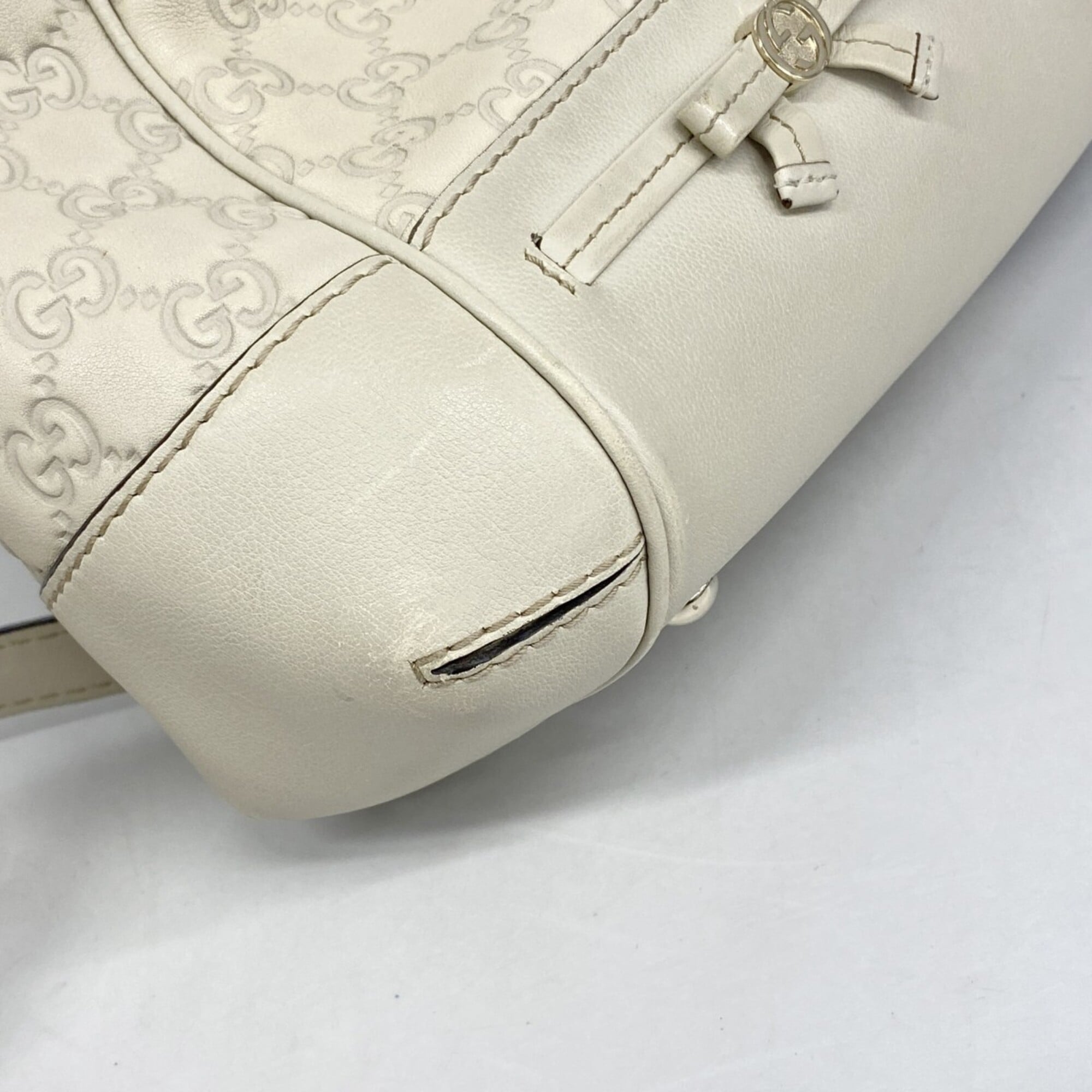 Gucci Ivory Leather Handbag (Pre-Owned)