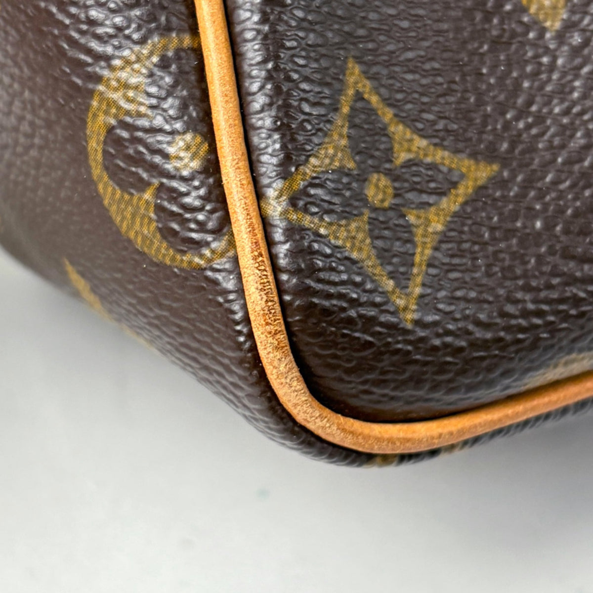 Louis Vuitton Brown Monogram Shoulder Bag (Pre-Owned)