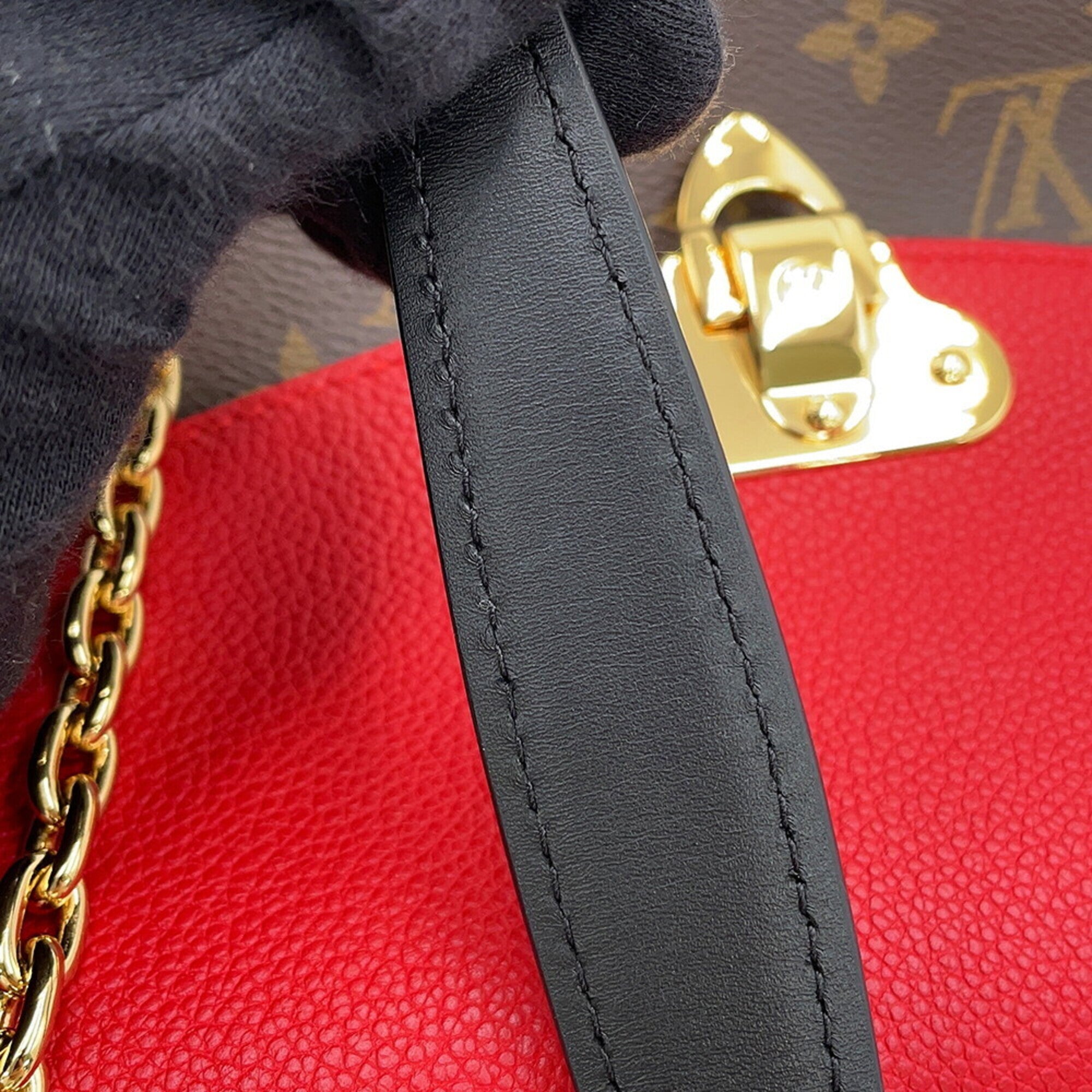 Louis Vuitton Monogram Red Color Monogram Handbag Shoulder Bag (Pre-Owned)