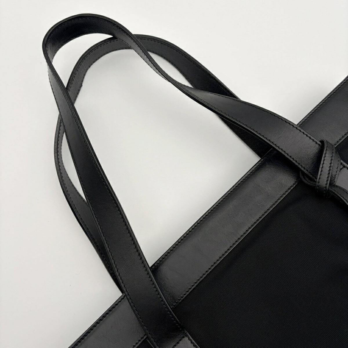 Gucci Black Nylon Leather Tote Bag (Pre-Owned)