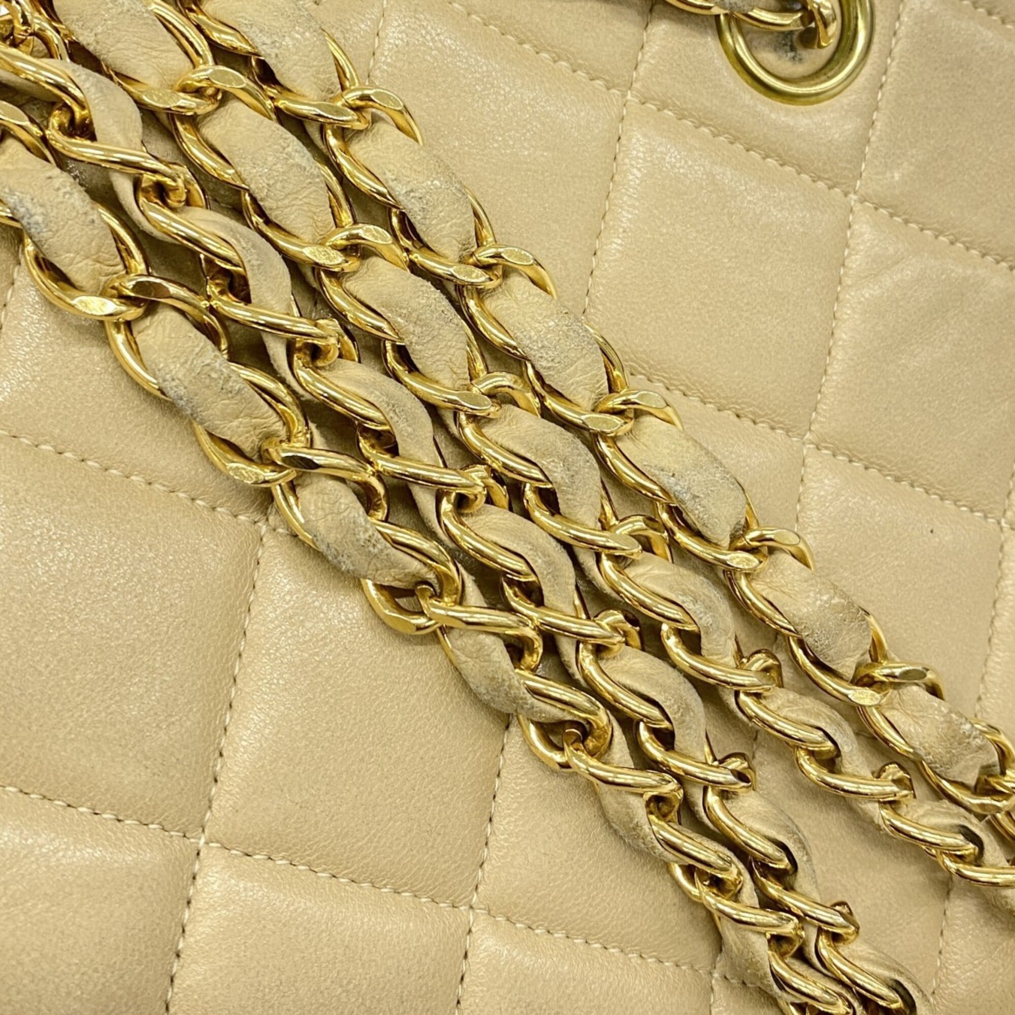Chanel Beige Leather Shoulder Bag (Pre-Owned)