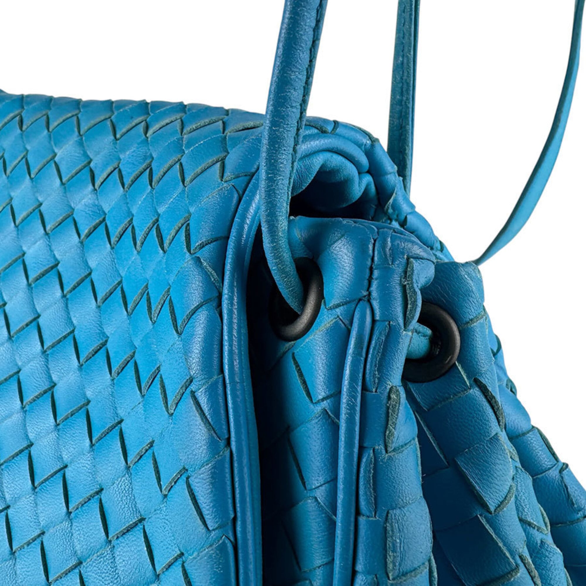 Bottega Veneta Blue Intrecciato Shoulder Bag (Pre-Owned)