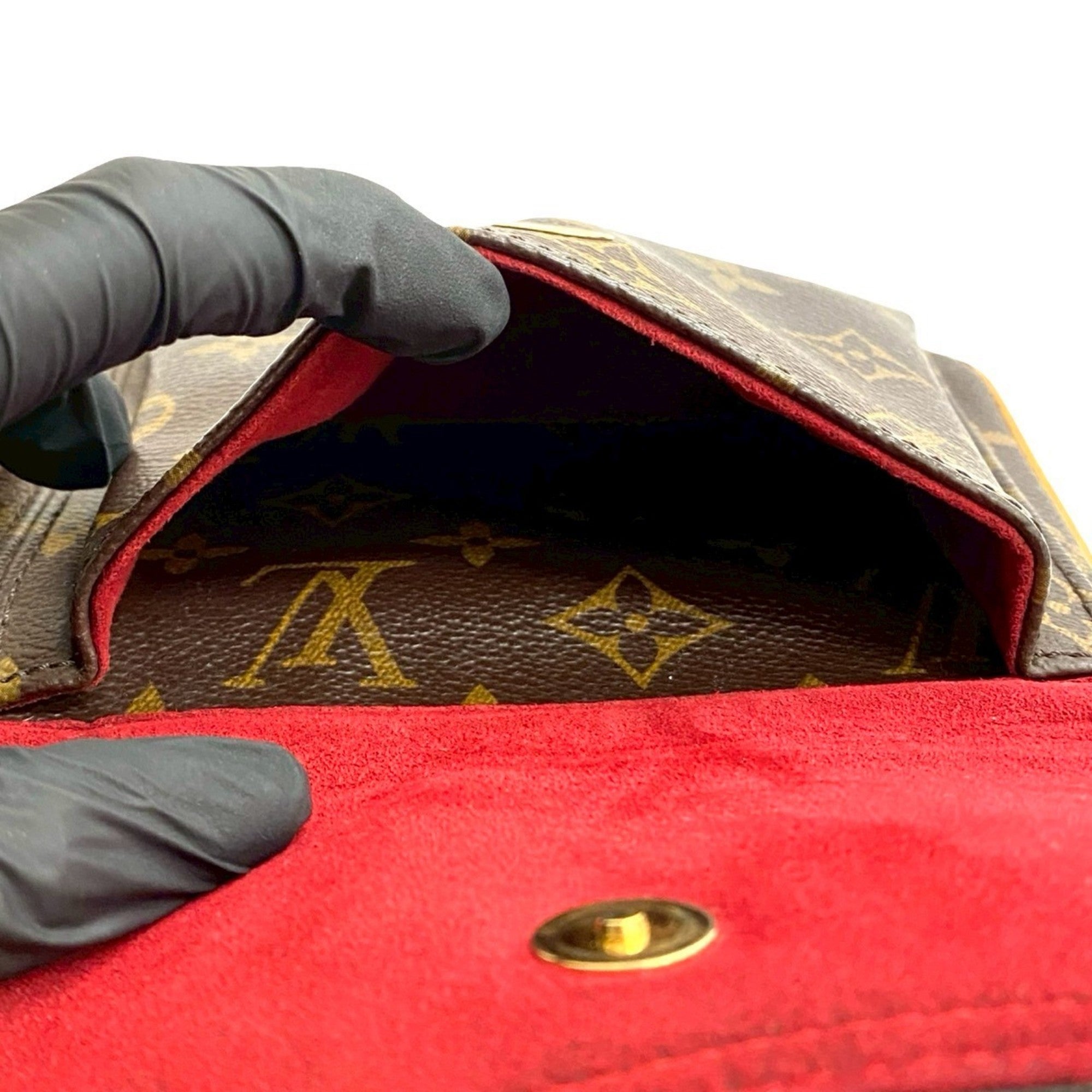 Louis Vuitton Brown Leather Shoulder Bag (Pre-Owned)