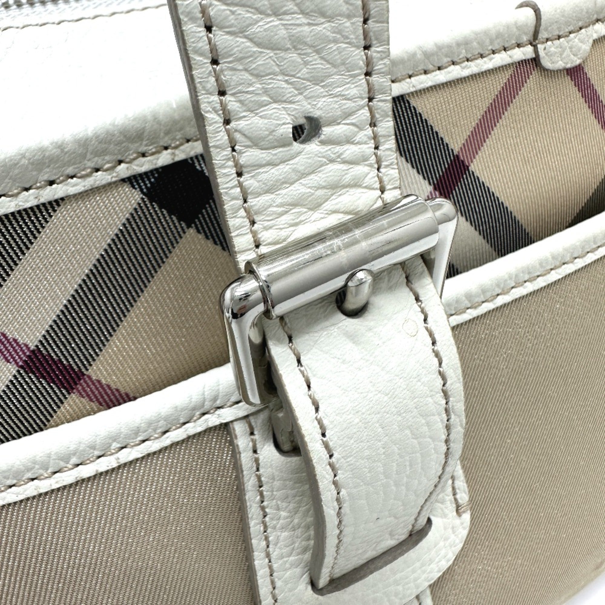 Burberry Beige Cloth Handbag (Pre-Owned)