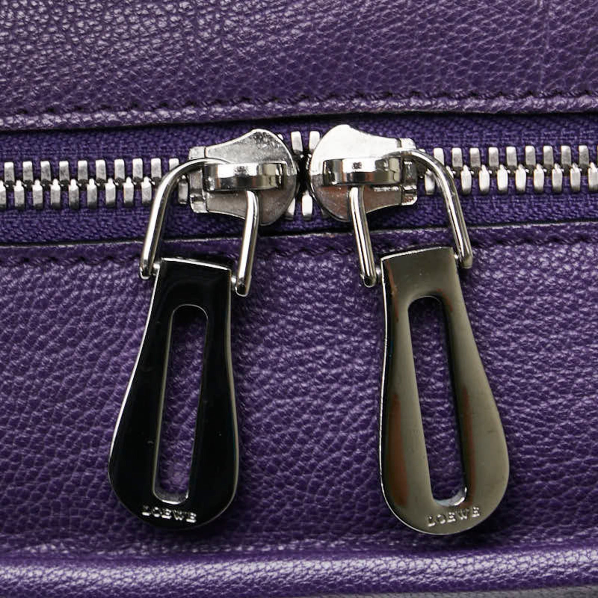 Loewe Purple Leather Handbag (Pre-Owned)
