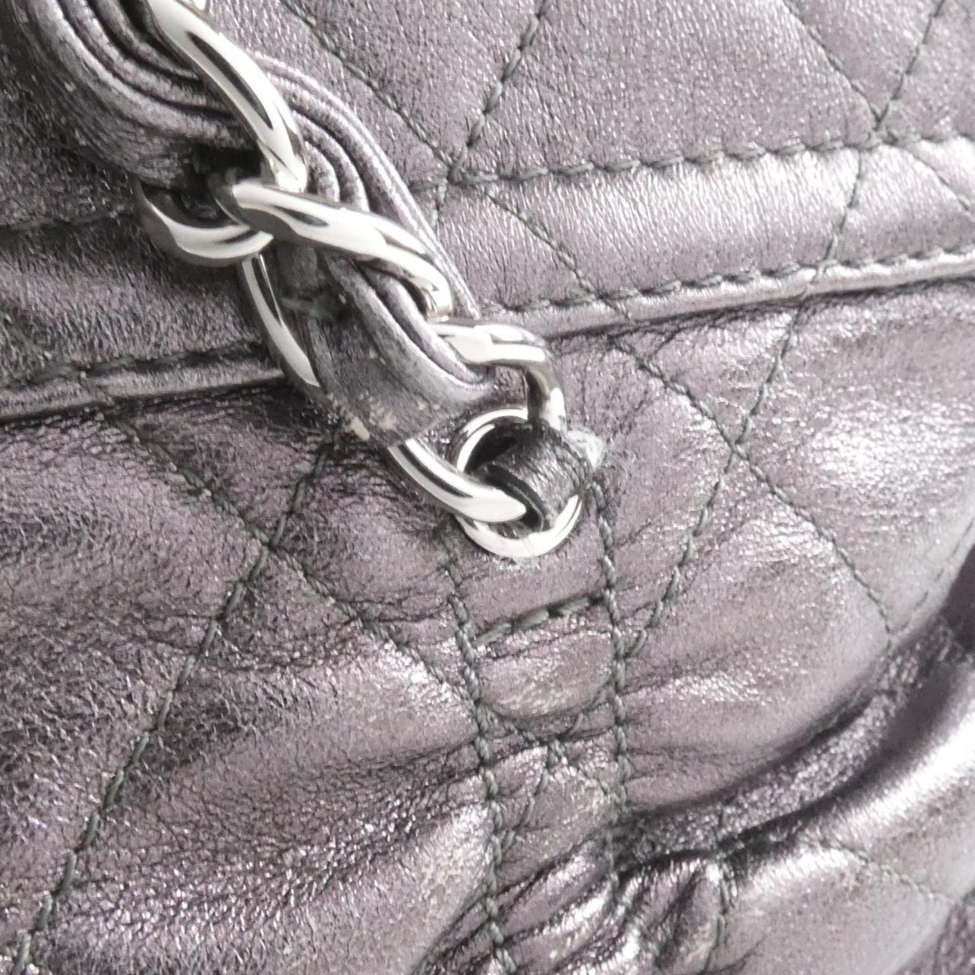Chanel Silver Leather Shoulder Bag (Pre-Owned)