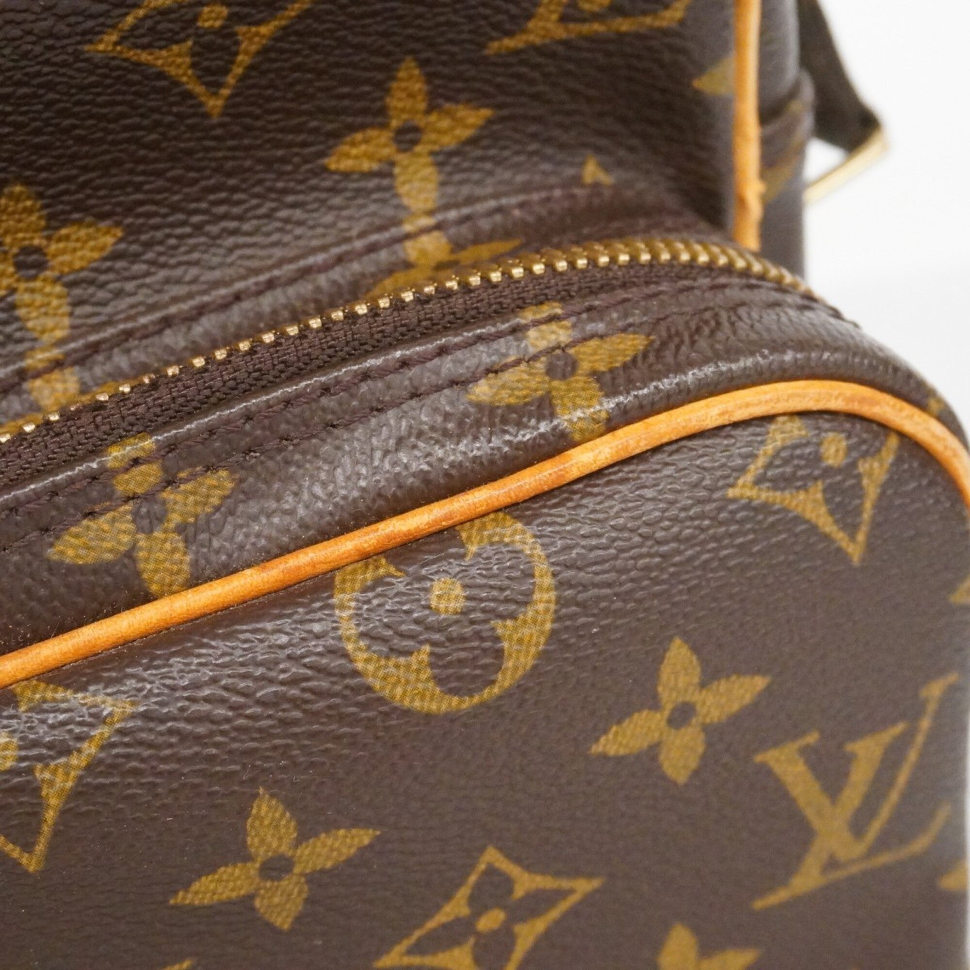 Louis Vuitton Brown Shoulder Bag (Pre-Owned)