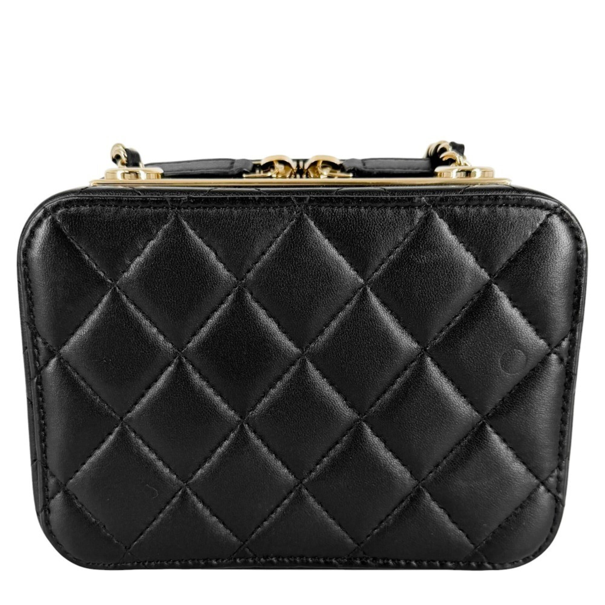 Chanel Matelasse Black Leather Shoulder Bag (Pre-Owned)