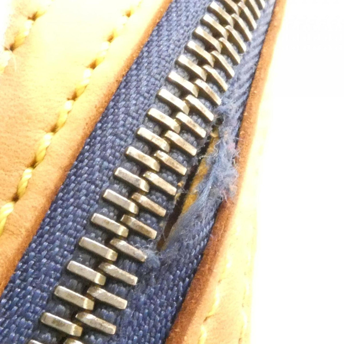 Louis Vuitton Blue Denim Shoulder Bag (Pre-Owned)
