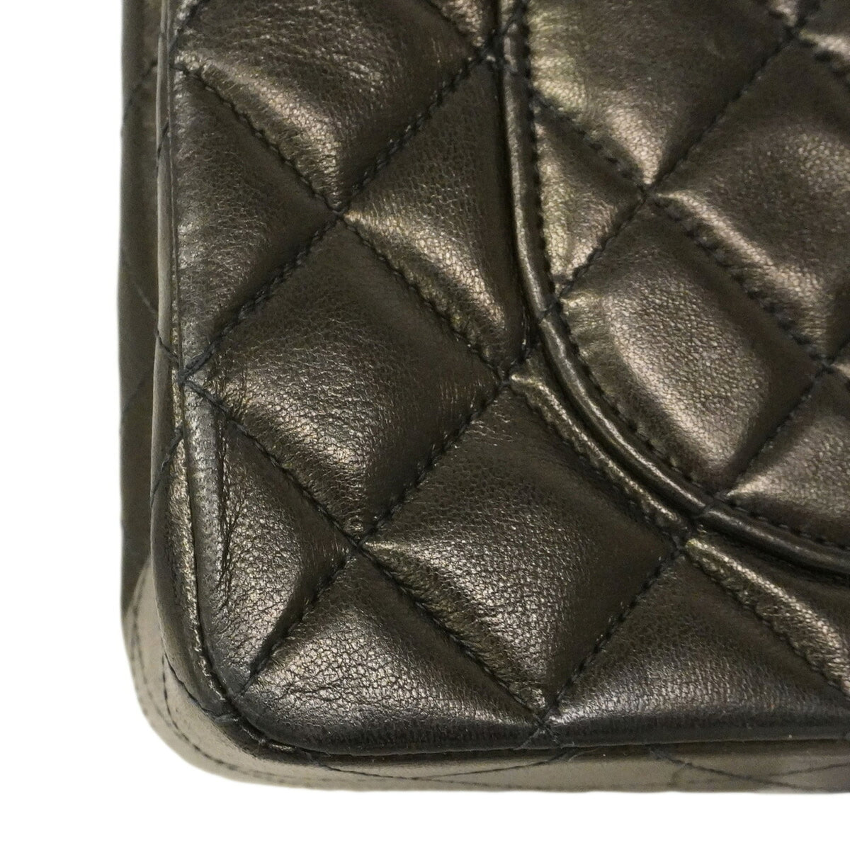 Chanel Black Leather Shoulder Bag (Pre-Owned)