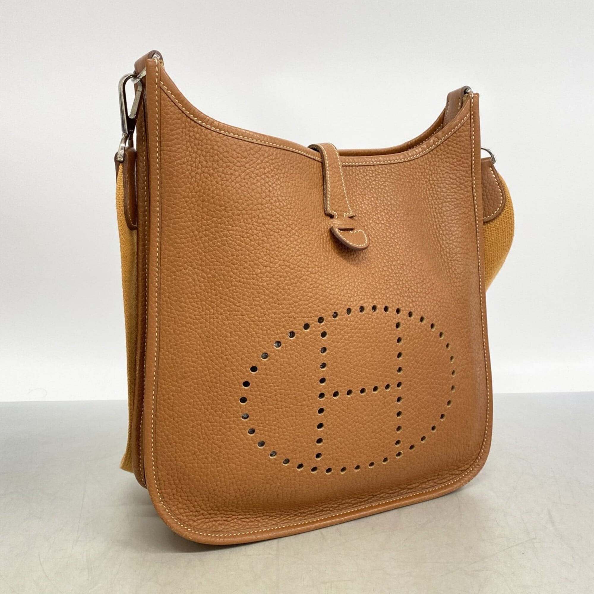 Hermes Gold Taurillon Clemence Leather Shoulder Bag (Pre-Owned)